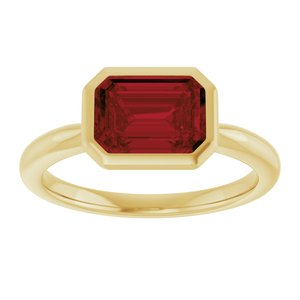 14K Yellow Gold Natural Mozambique Garnet Solitaire Ring