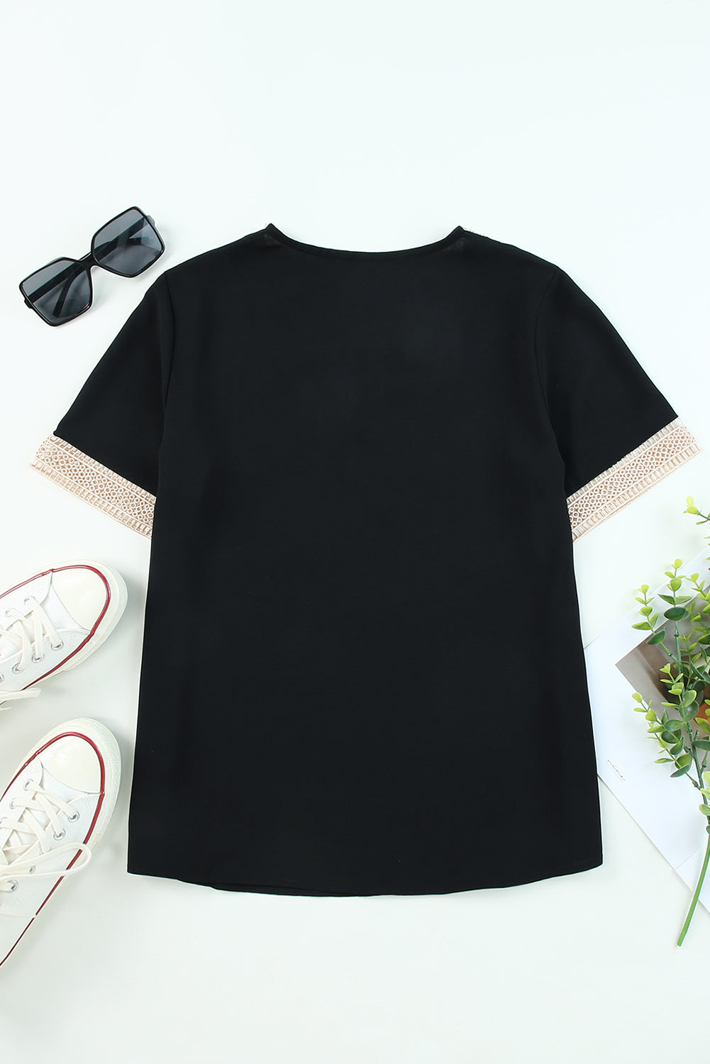 Lace Trim V-Neck Short Sleeve Casual Blouse
