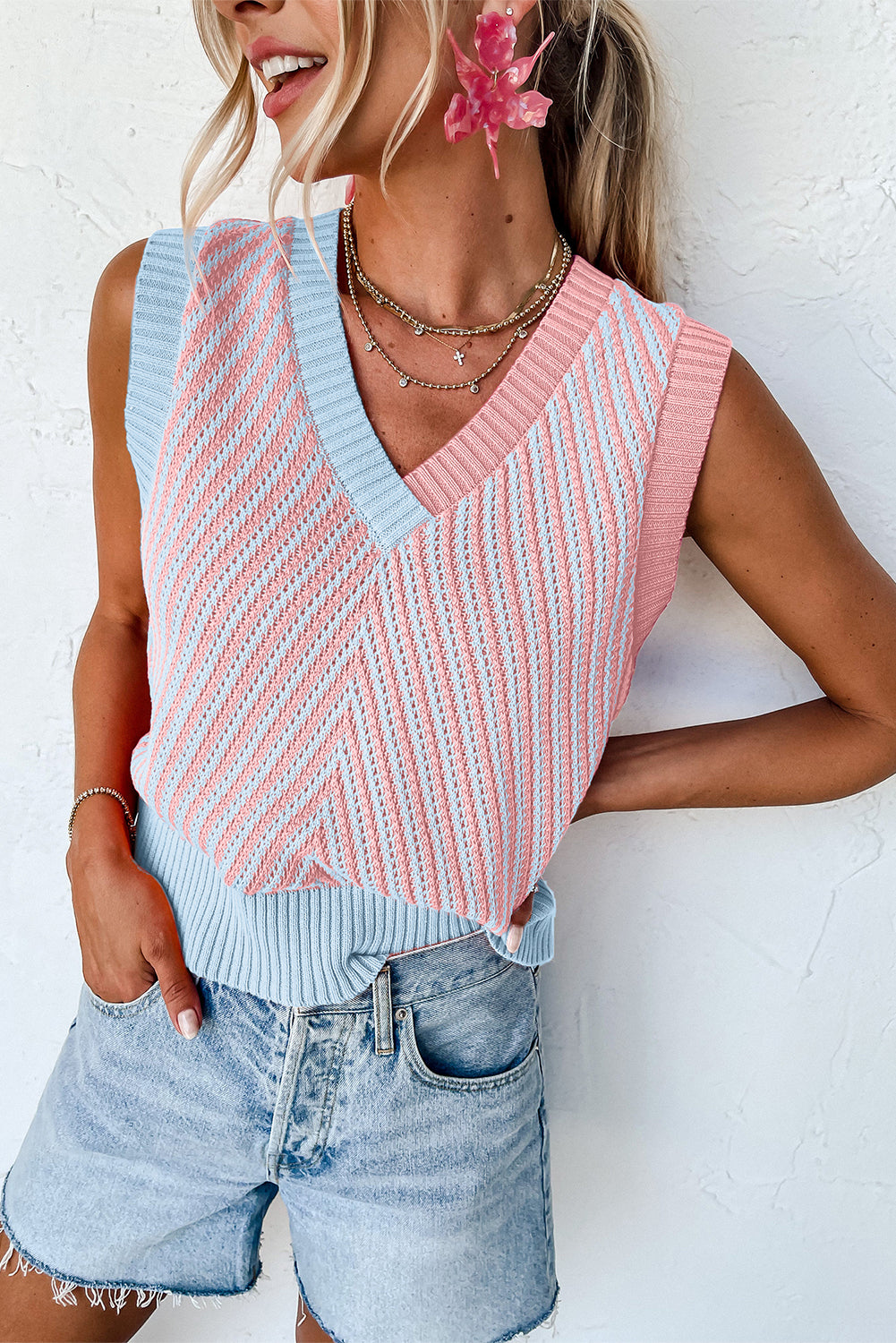 Chevron Contrast V-Neck Sleeveless Sweater Top