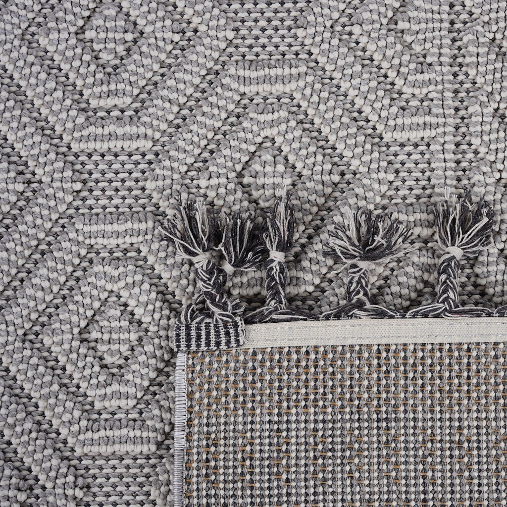Guros - 8' X 10' Geometric Indoor / Outdoor Area Rug - White
