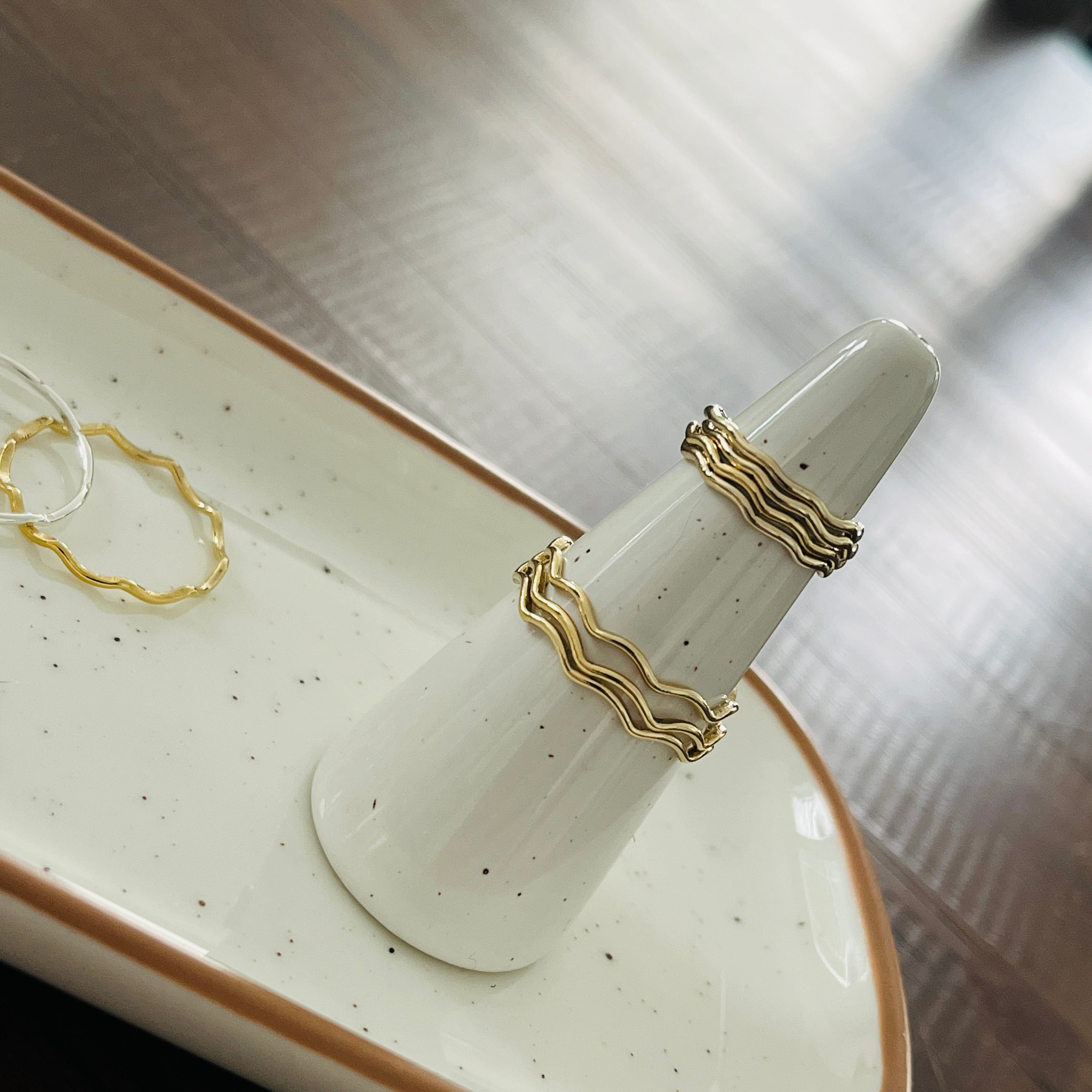 WAVE STACKING RING