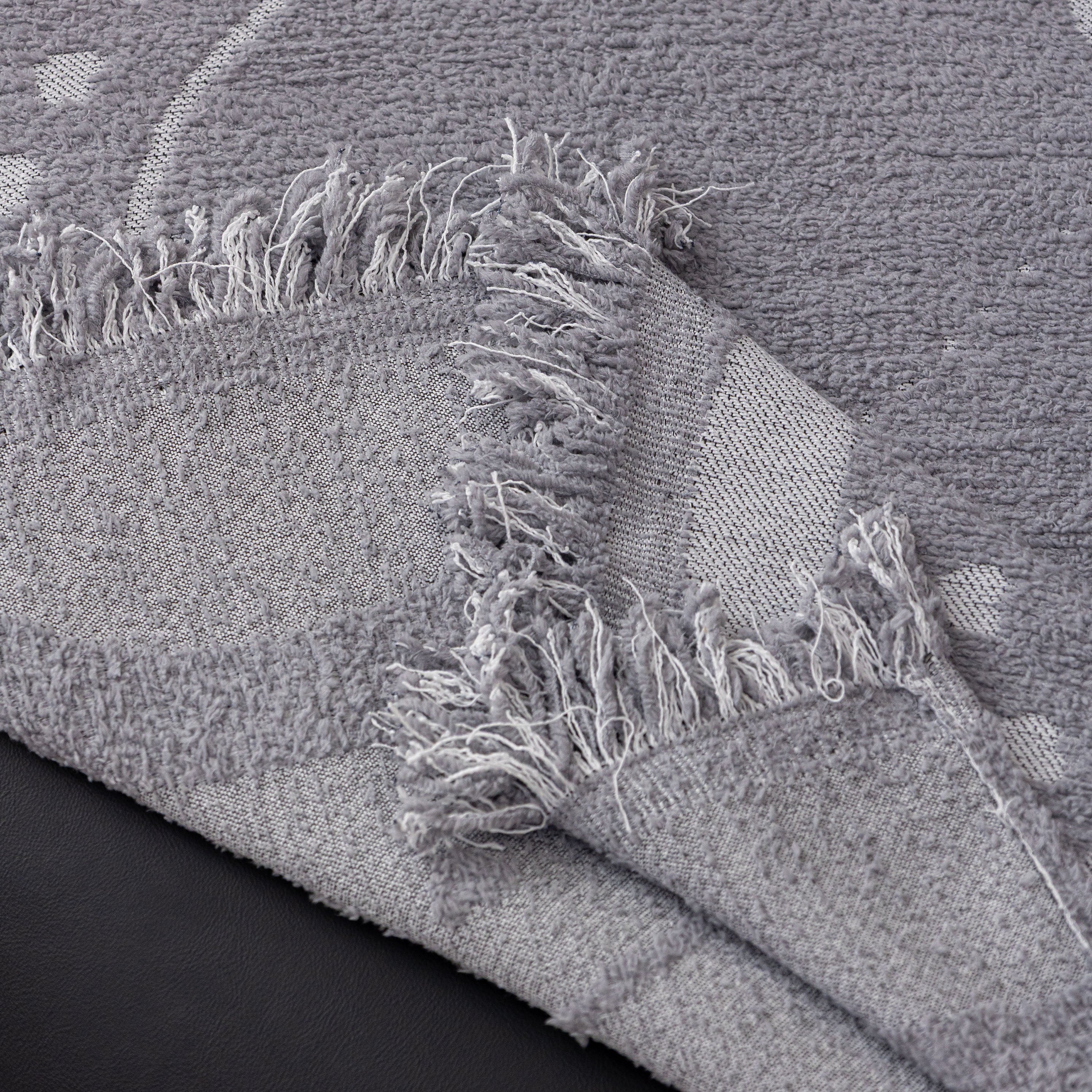 Luxurious Jacquard Couch Cover, Snag-Resistant Pet Friendly Couch Throw with Fringe