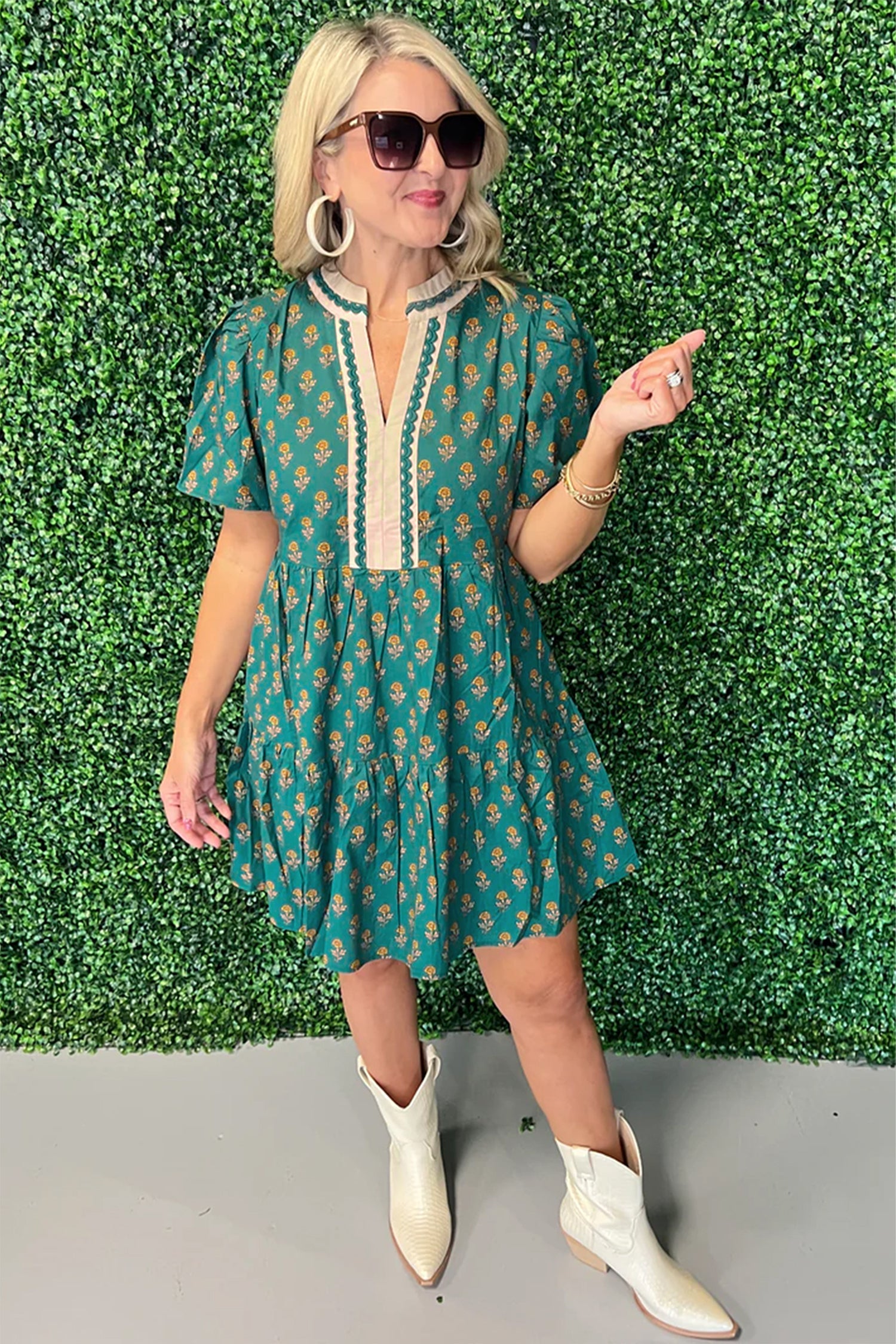 Floral Contrast Trim V-Neck Short Sleeve Dress
