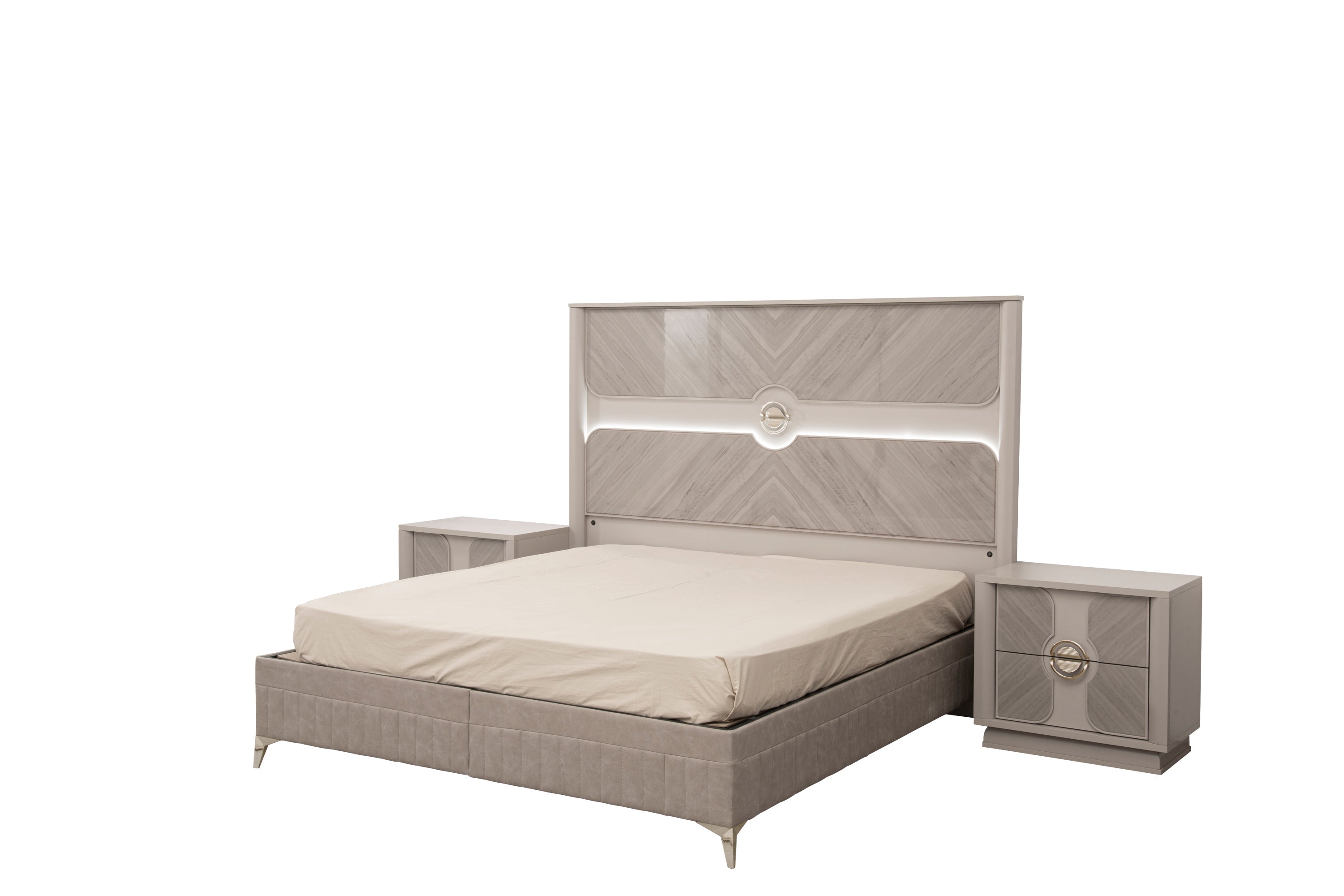 Eternity Traditional Style 5 Pc Queen Bedroom Set Made with Wood and Gold Accents in Beige(NJ INVENTORY)