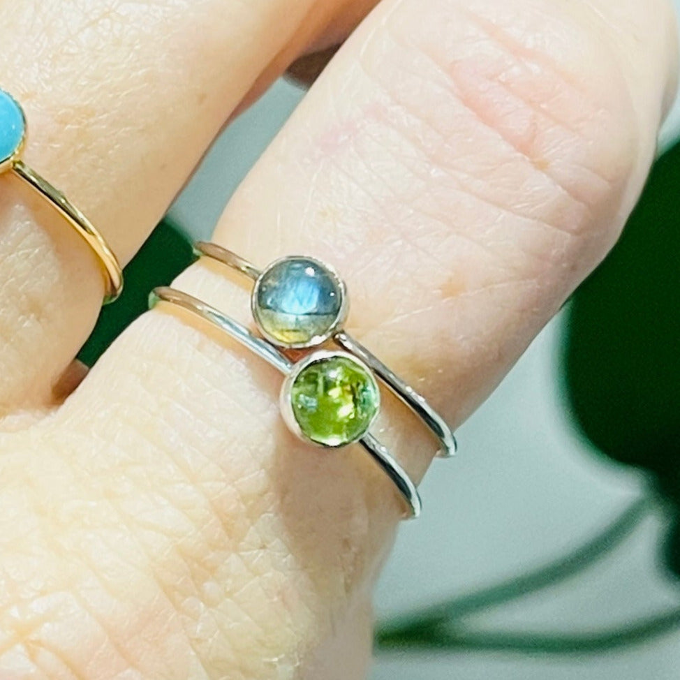 PERIDOT 5MM GEMSTONE RING