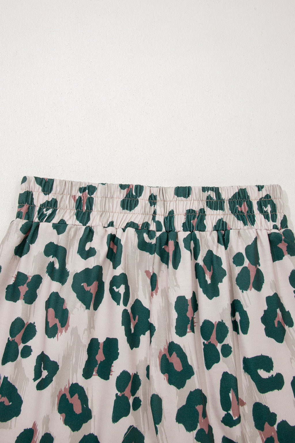 Leopard Contrast Trim Top & High Waist Shorts Set