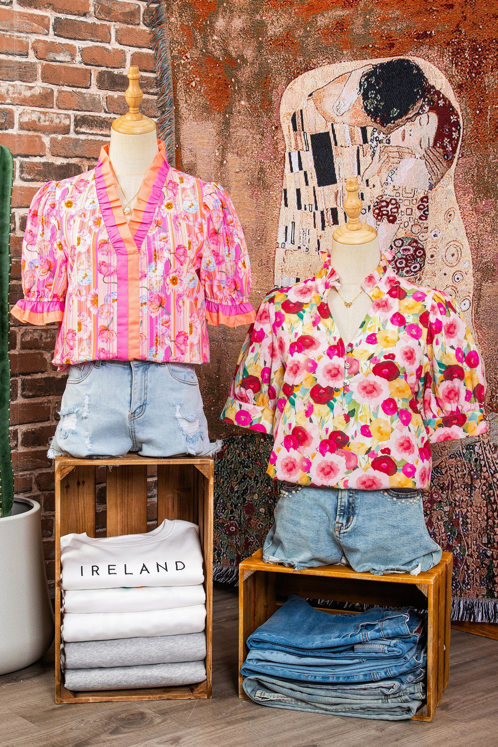 Floral Frilled V-Neck Short Puff Sleeve Blouse