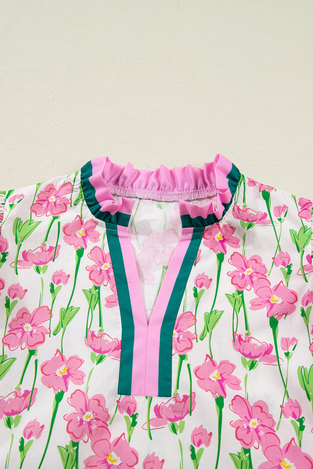 Floral Contrast Trim V-Neck Ruffle Short Sleeve Blouse