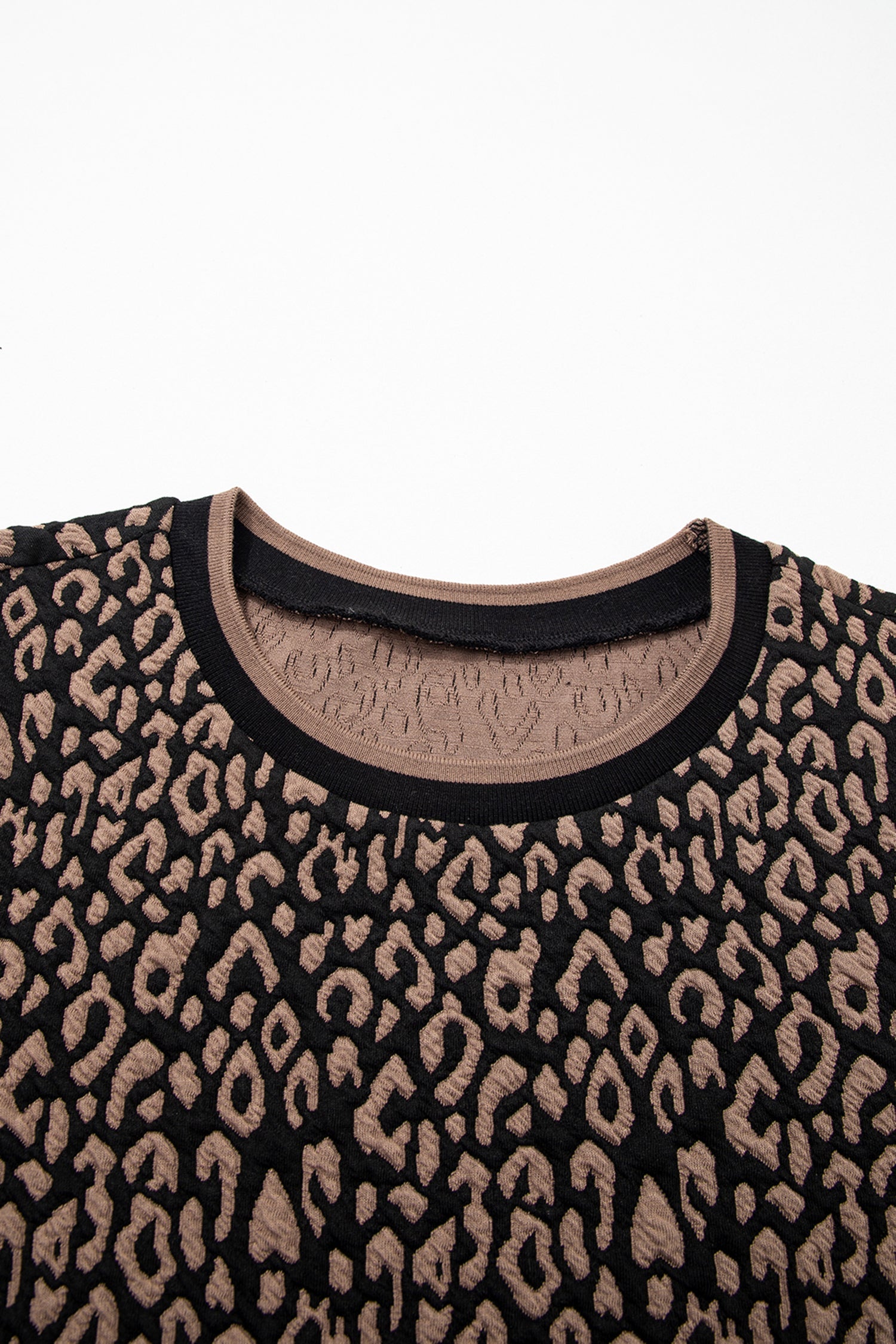 Leopard Contrast Trim Puffy 3/4 Sleeve Top