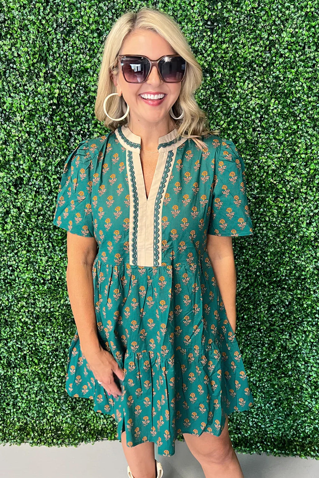 Floral Contrast Trim V-Neck Short Sleeve Dress