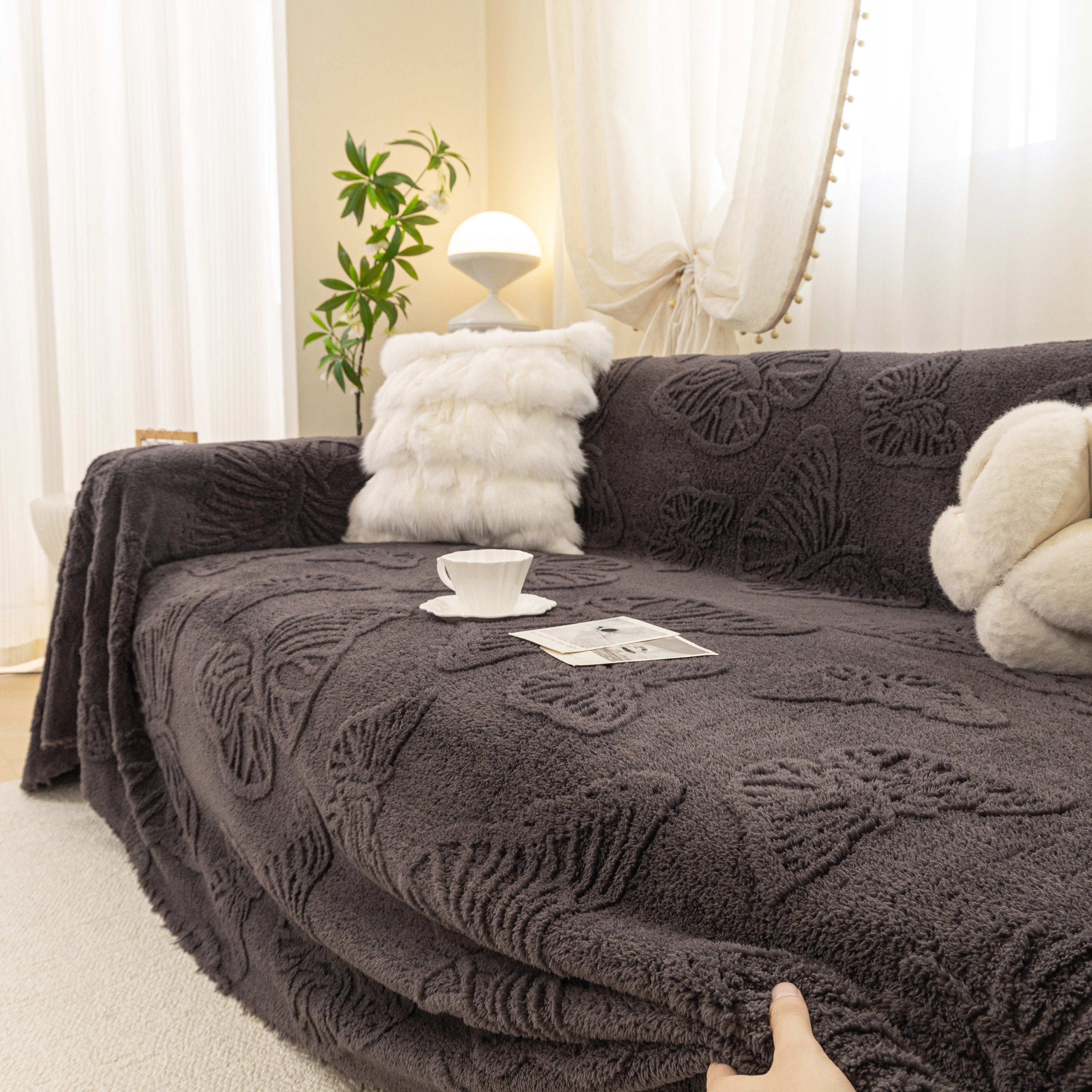 Luxury 3D Butterfly Jacquard Sofa Throw Blanket, Ultra-Soft Plush Fleece Couch Cover