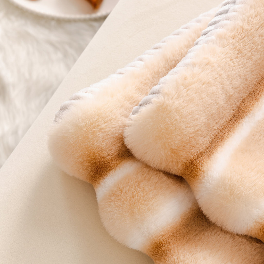 Ultra Soft Faux Fur Couch Cover – Large, Fluffy, and Elegant Sofa Throw Blanket