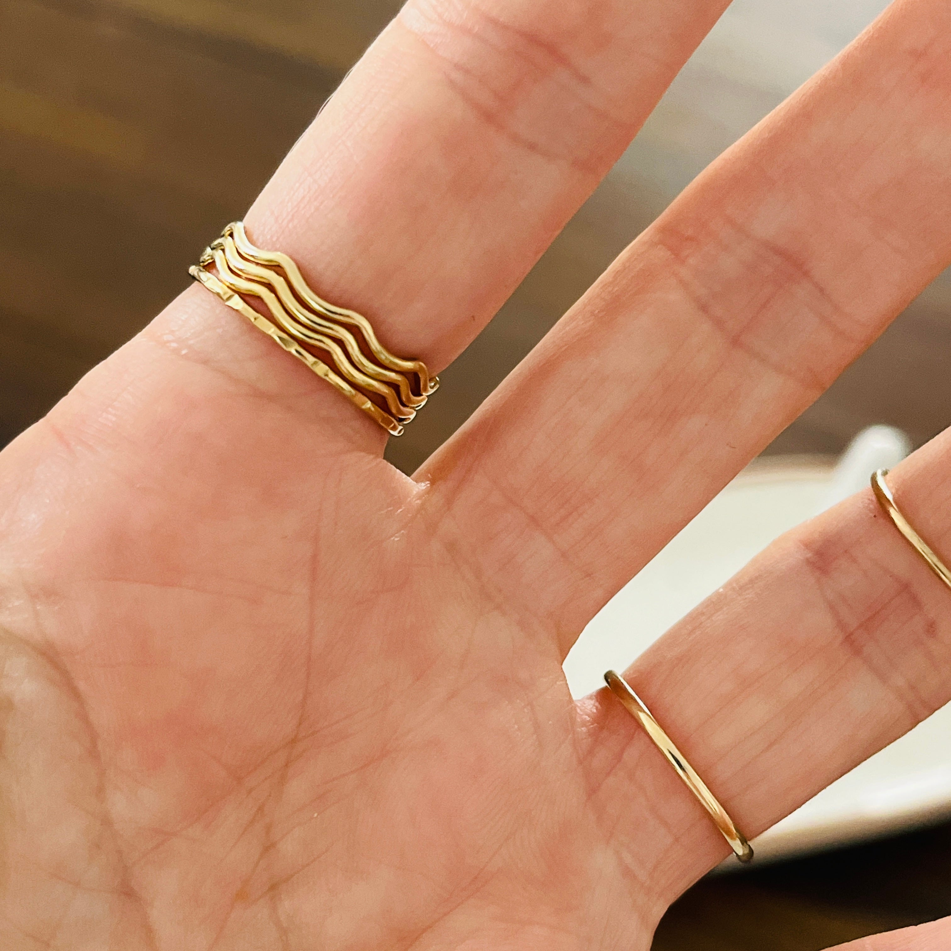 WAVE STACKING RING