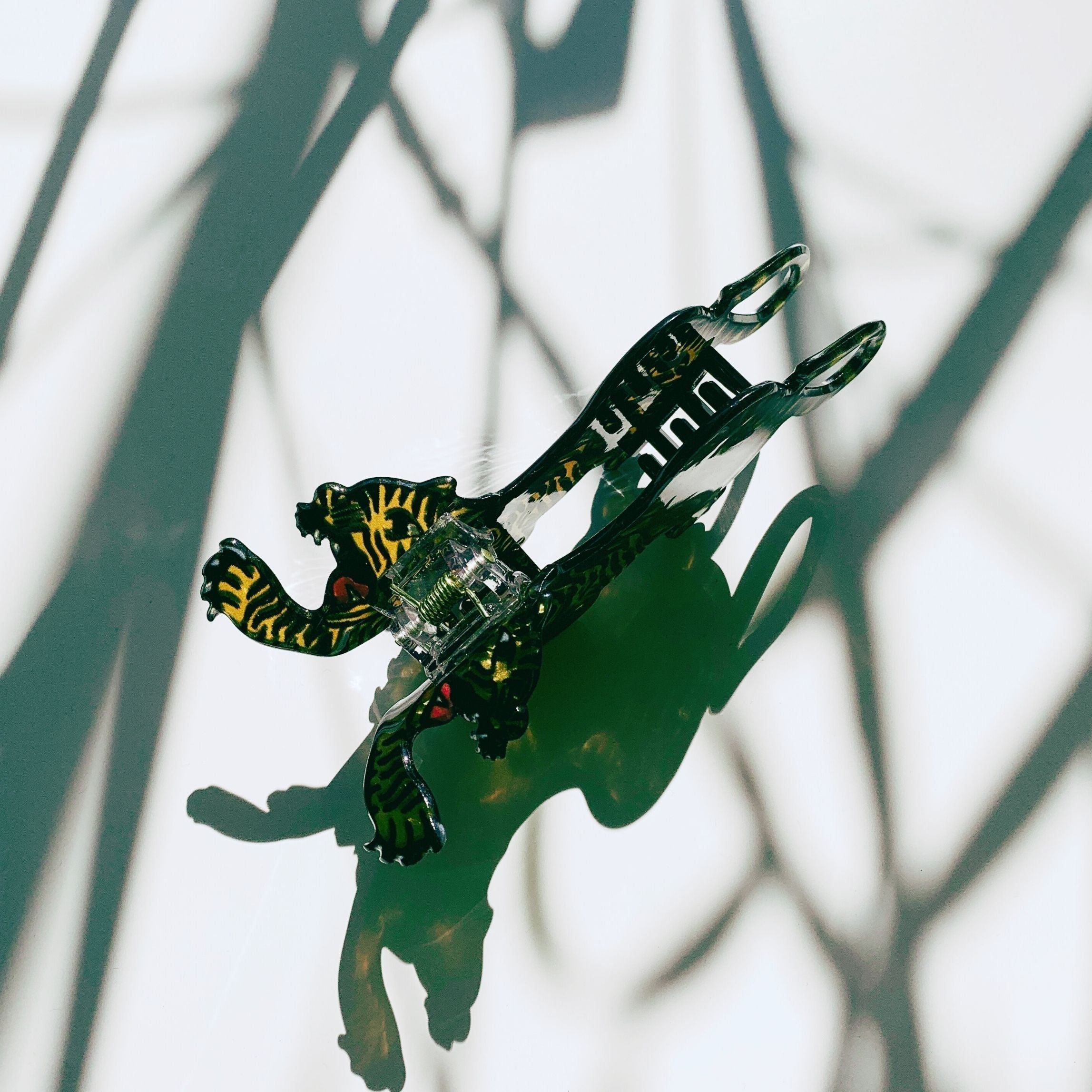 "Attack" Style Tiger Hair Clip