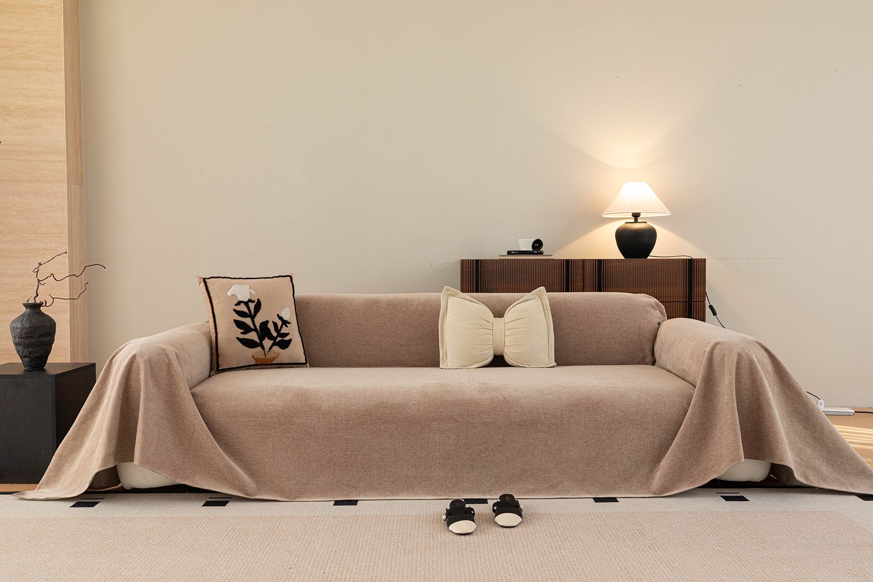 Luxury Pet Friendly Couch Cover, Non-Slip Furniture Protector Blanket for Pets, Kids