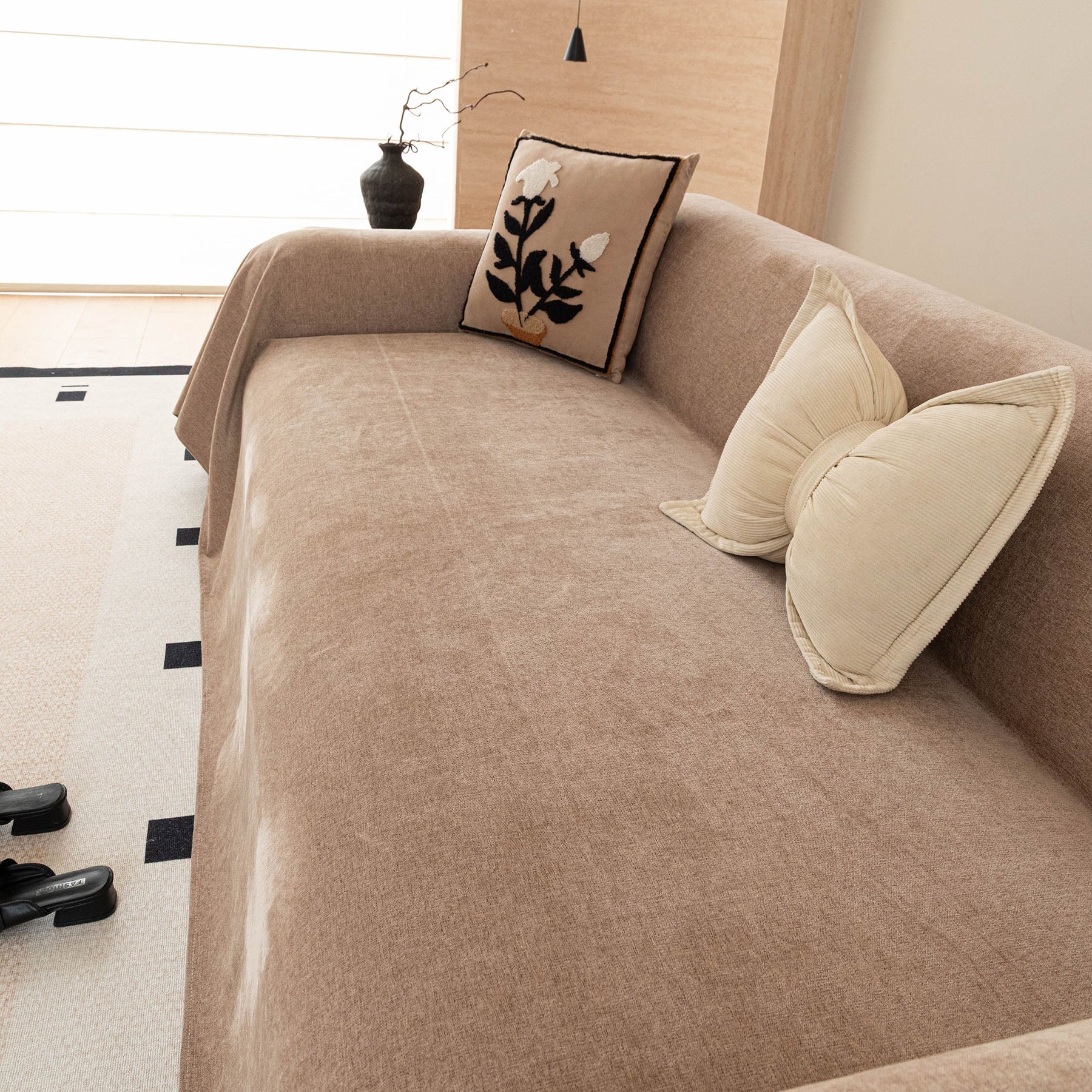 Luxury Pet Friendly Couch Cover, Non-Slip Furniture Protector Blanket for Pets, Kids