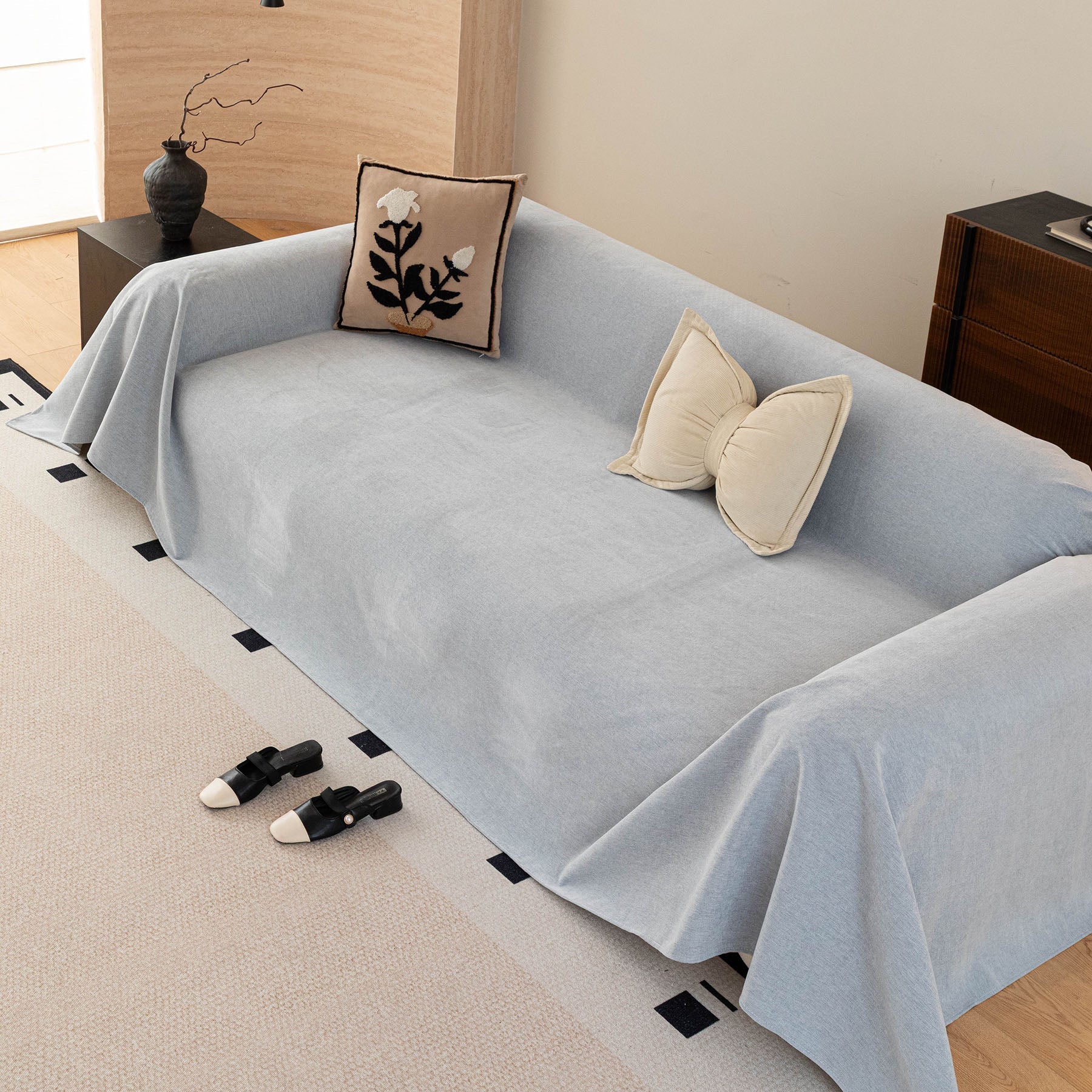 Luxury Pet Friendly Couch Cover, Non-Slip Furniture Protector Blanket for Pets, Kids
