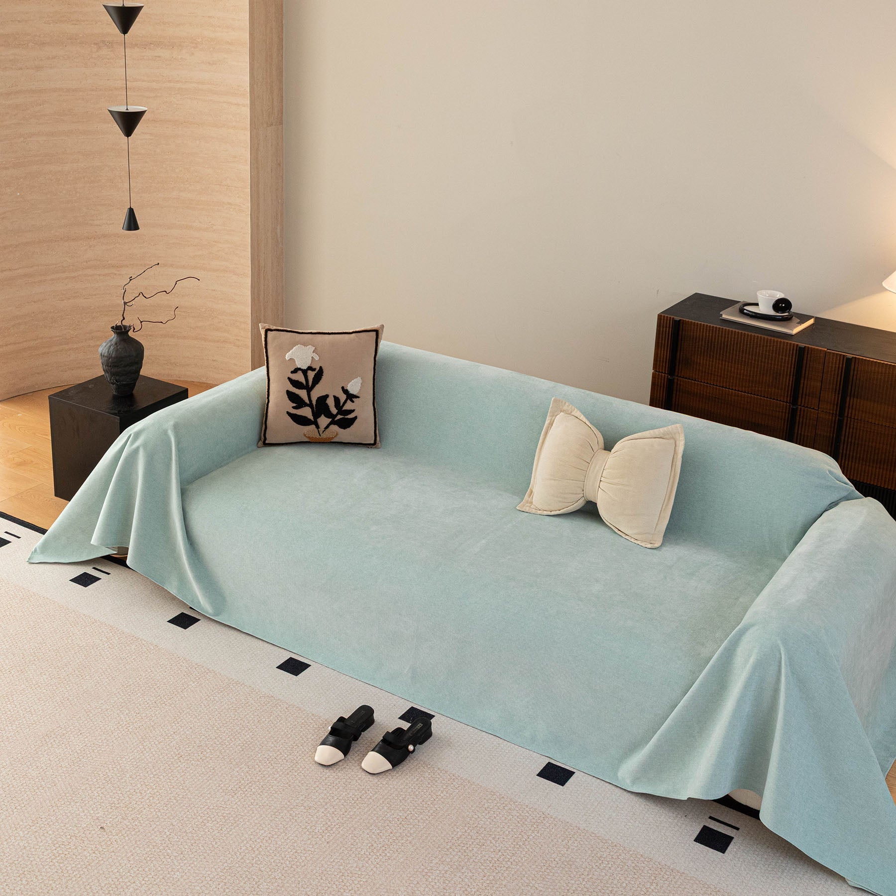 Luxury Pet Friendly Couch Cover, Non-Slip Furniture Protector Blanket for Pets, Kids
