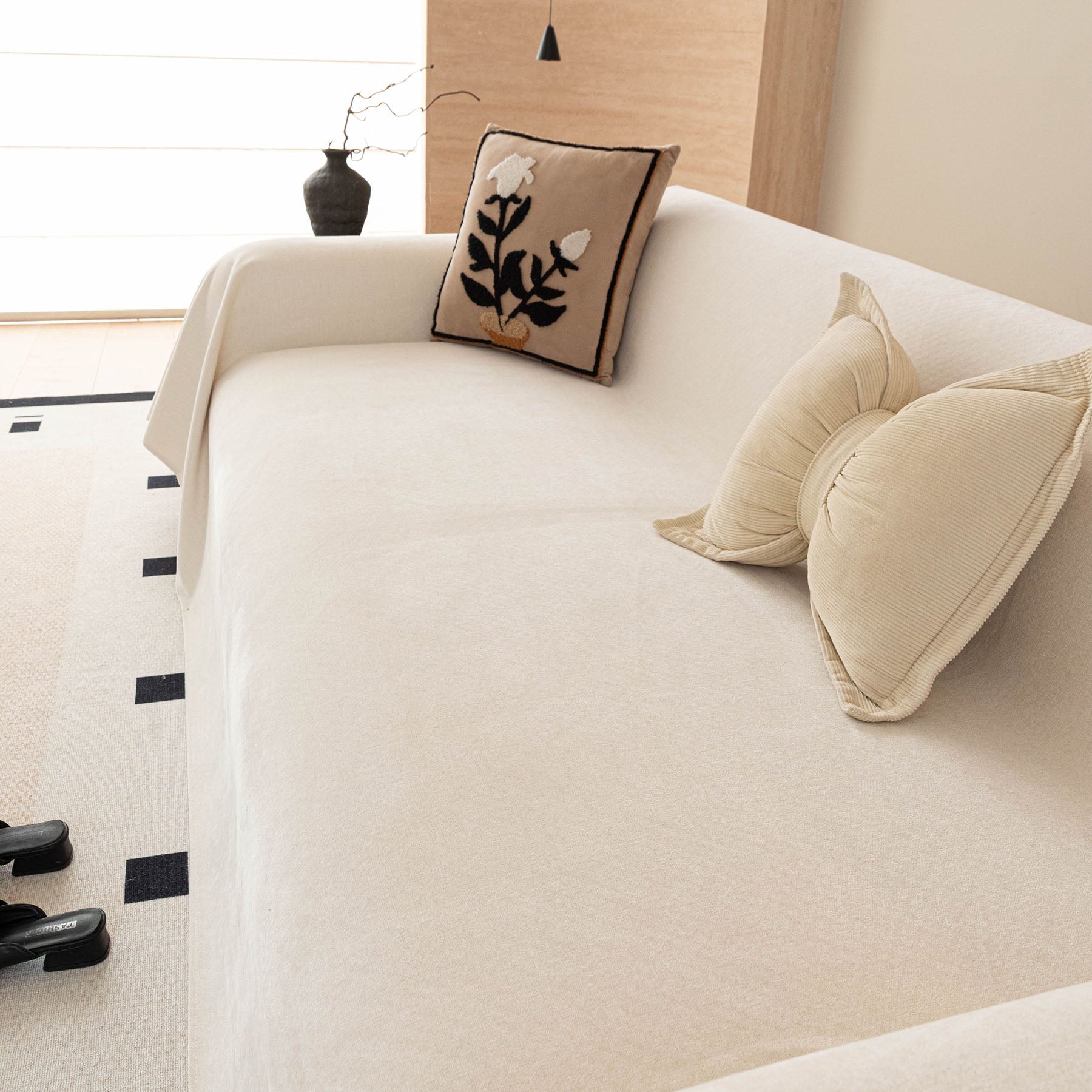 Luxury Pet Friendly Couch Cover, Non-Slip Furniture Protector Blanket for Pets, Kids