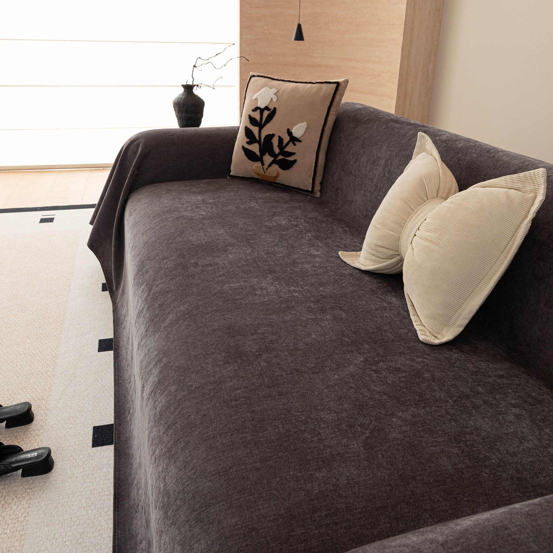 Luxury Pet Friendly Couch Cover, Non-Slip Furniture Protector Blanket for Pets, Kids