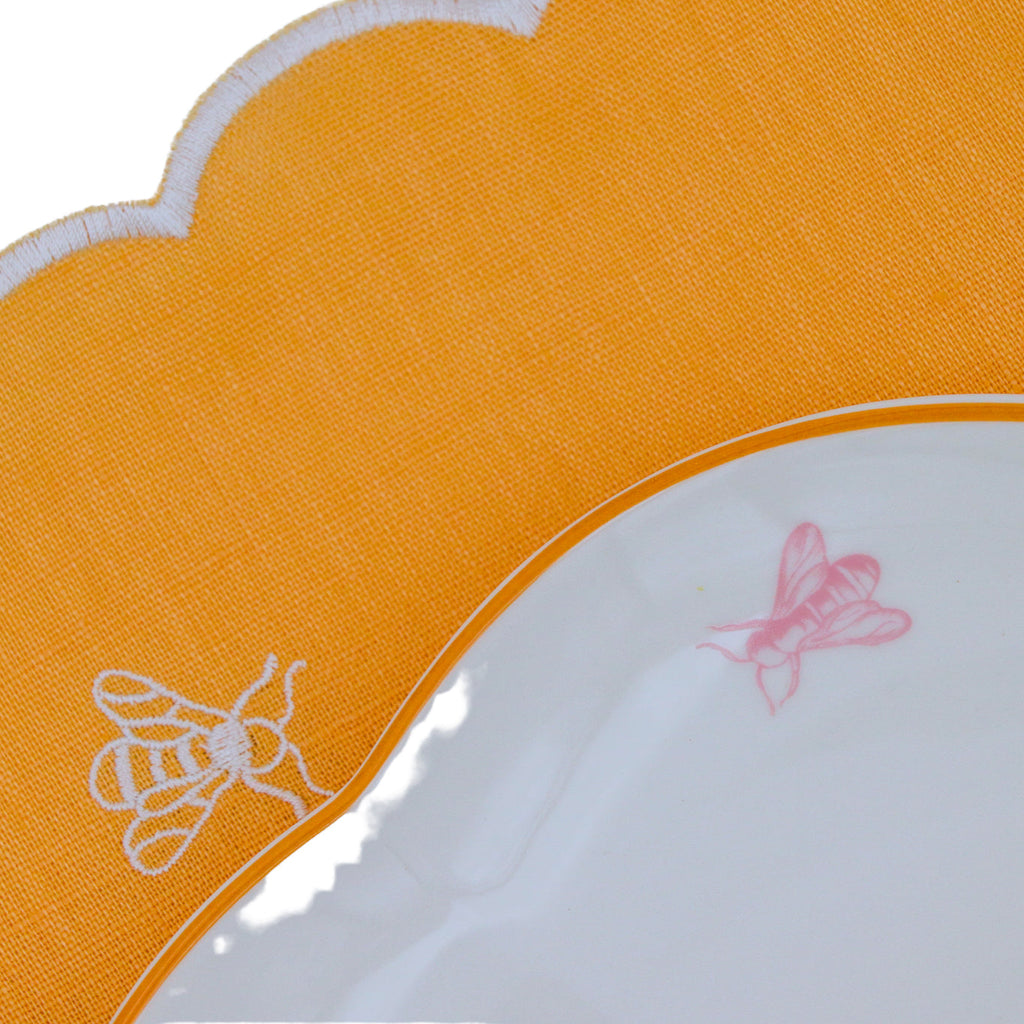 Bumble Voyage Scalloped Dinner Plate - Case of 12 Plates (+3 Bonus Plates)