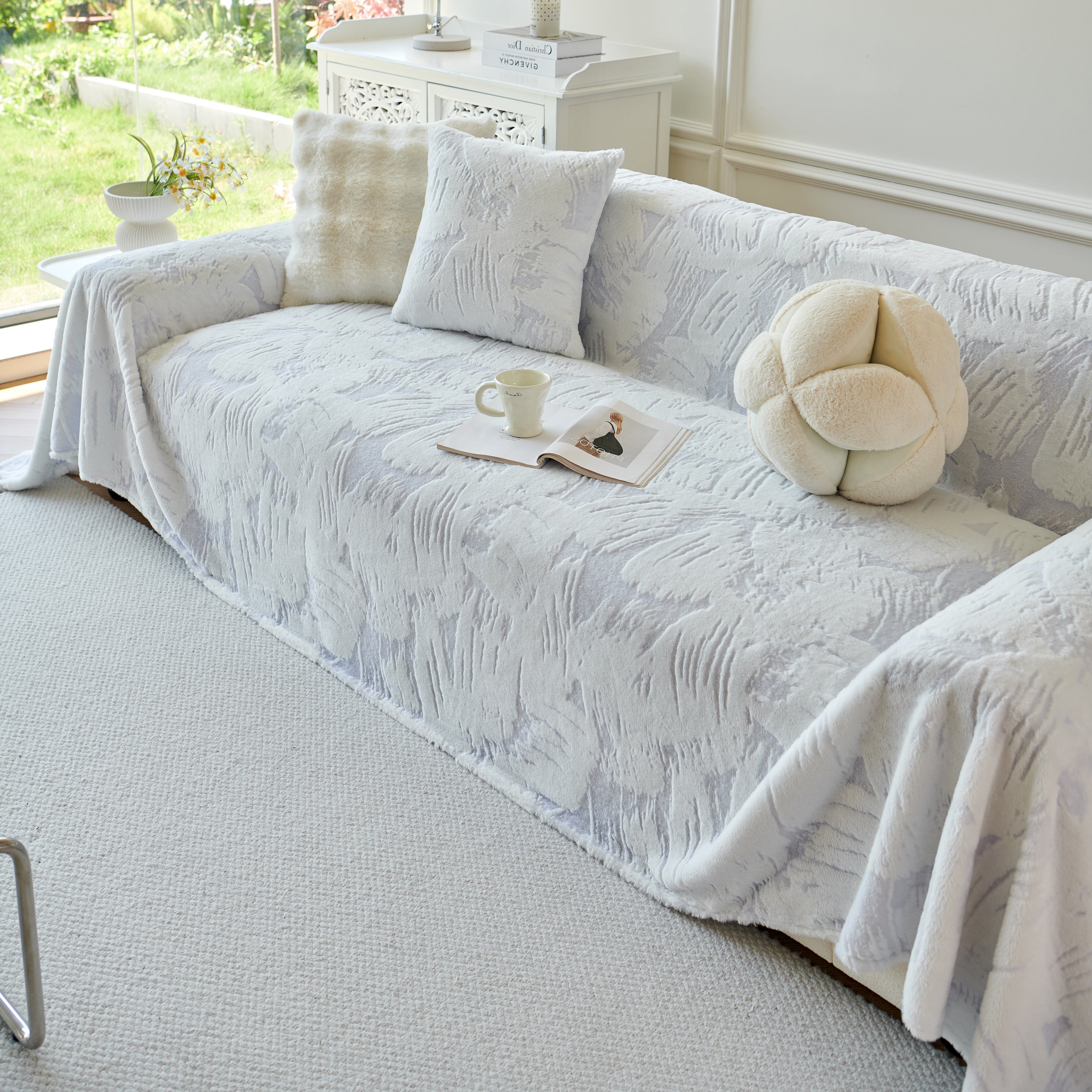 Plush Faux Fur Warm Sofa Cover with Waves Jacquard Textured Throw Blankets for Couch