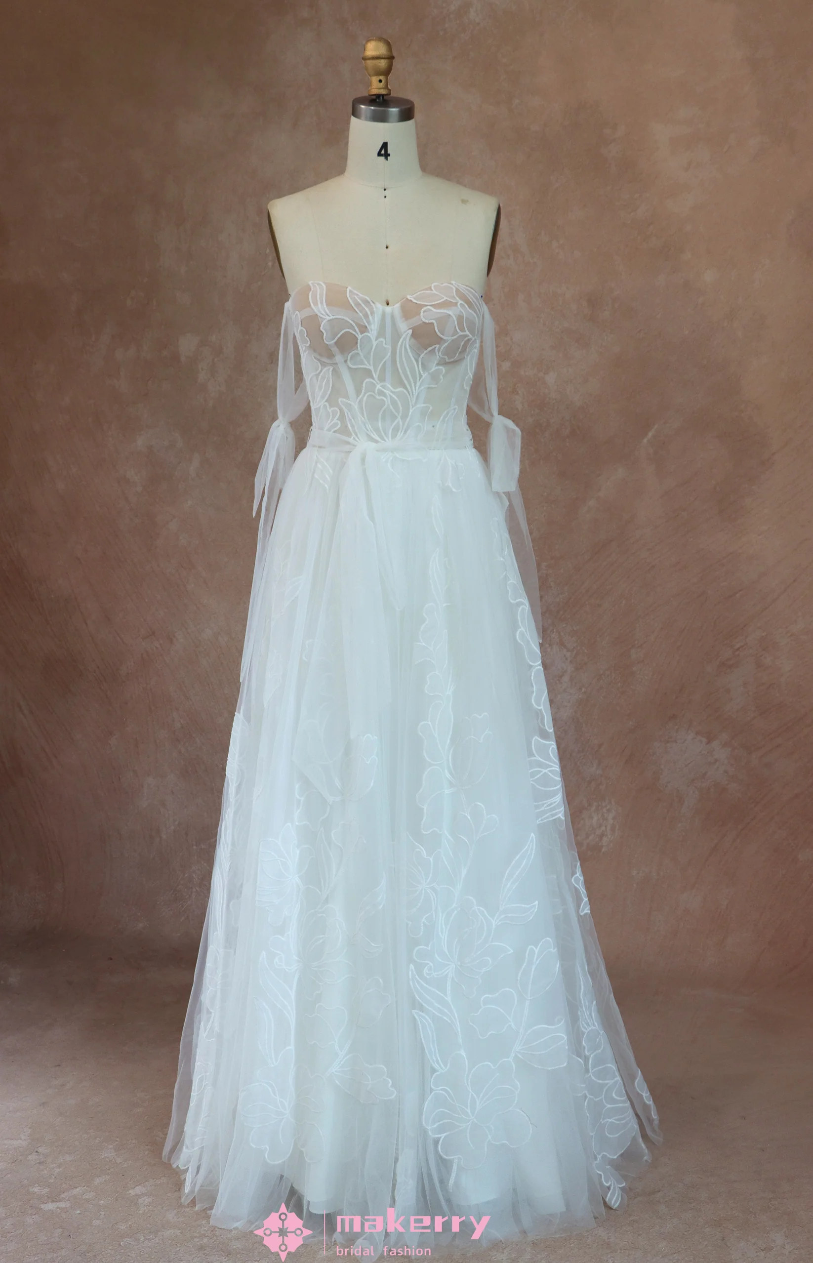 Dreamy Sweetheart Embroidery Lace Wedding Dress