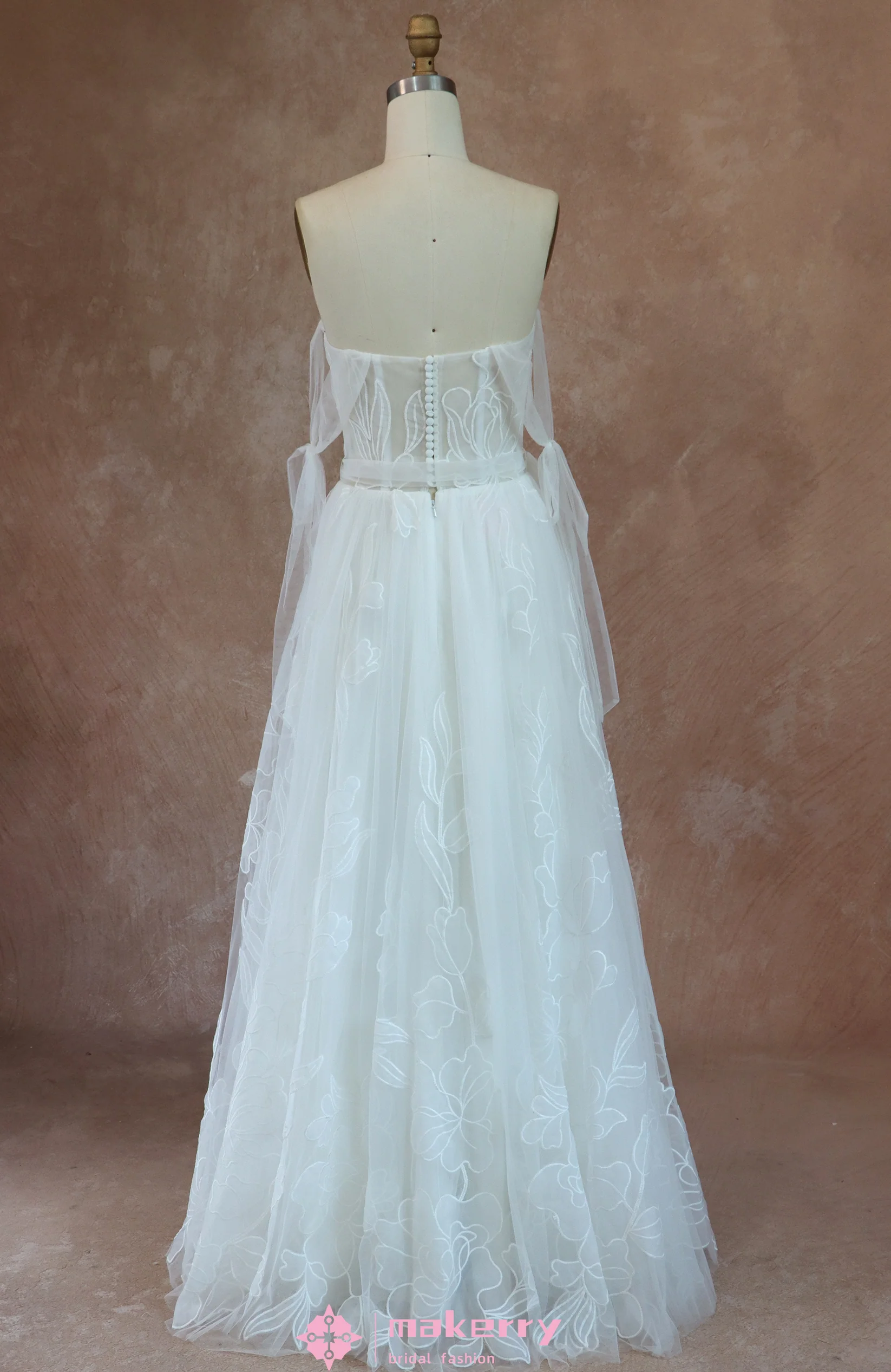 Dreamy Sweetheart Embroidery Lace Wedding Dress