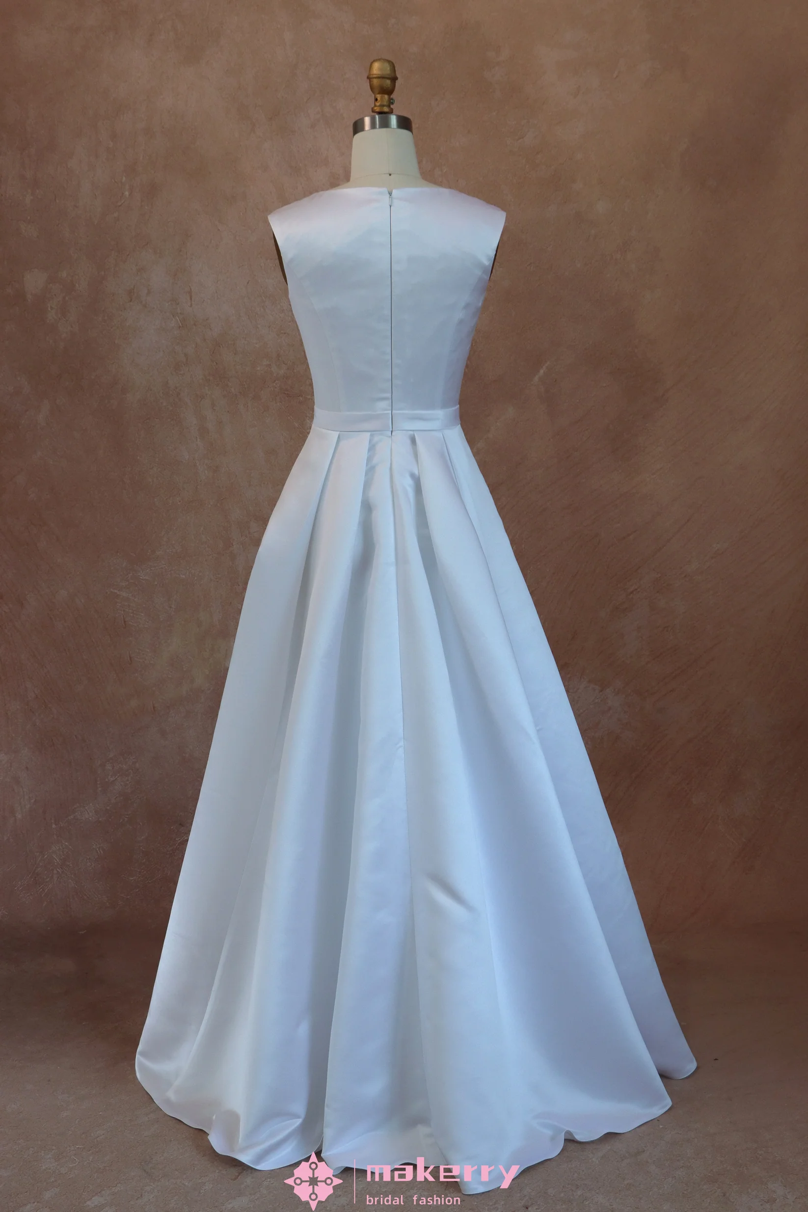 A-line Scoop-Neck Full Back Satin Wedding Dress