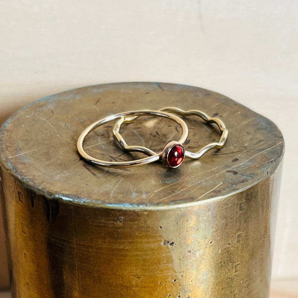 SMALL GEMSTONE RING