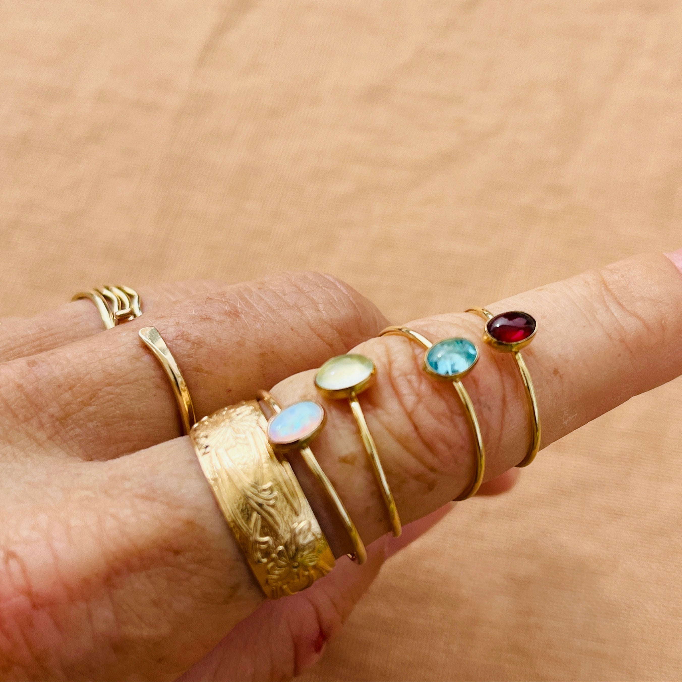 HIBISCUS BAND RING