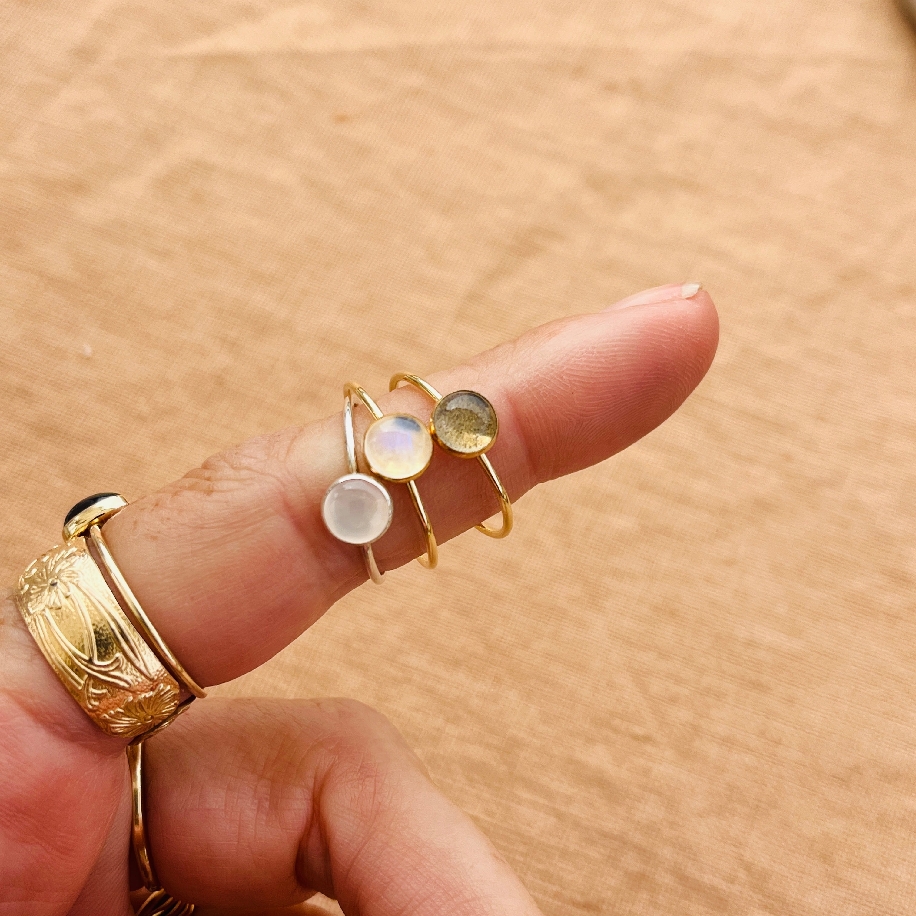 RAINBOW MOONSTONE LARGE 6MM GEMSTONE RING