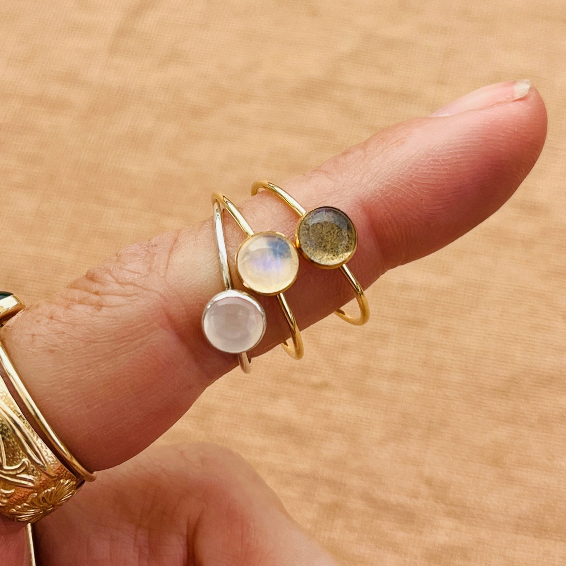RAINBOW MOONSTONE LARGE 6MM GEMSTONE RING