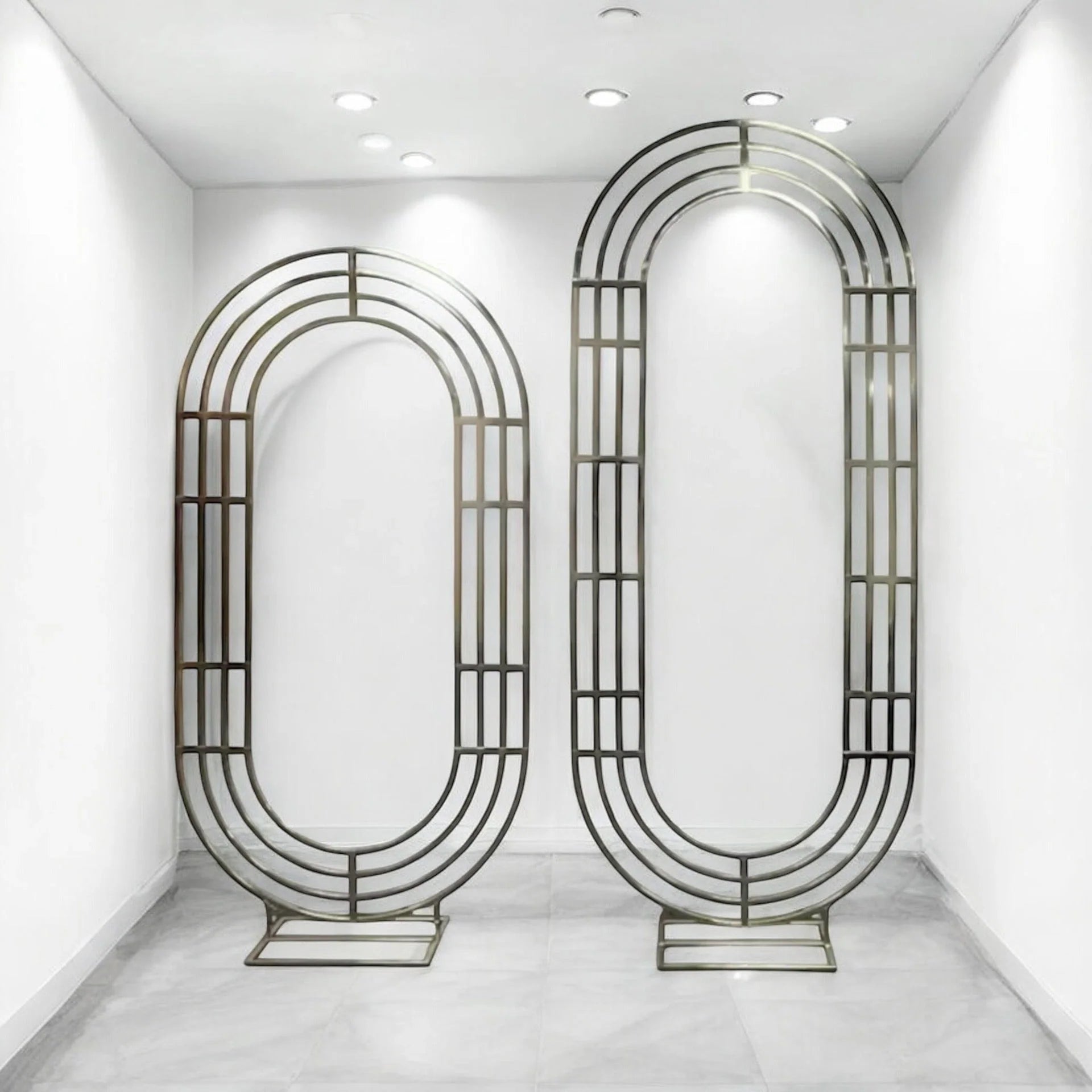 Noval Shiny Gold Wedding Backdrop Stand – Elegant Metal Arch