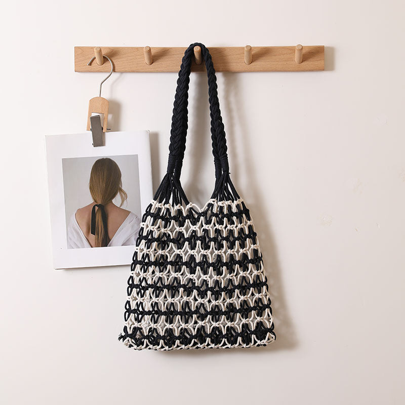 Summer Straw Woven Bag With Lace Up Pattern Suitable For Women Beach Vacation Beach Bag