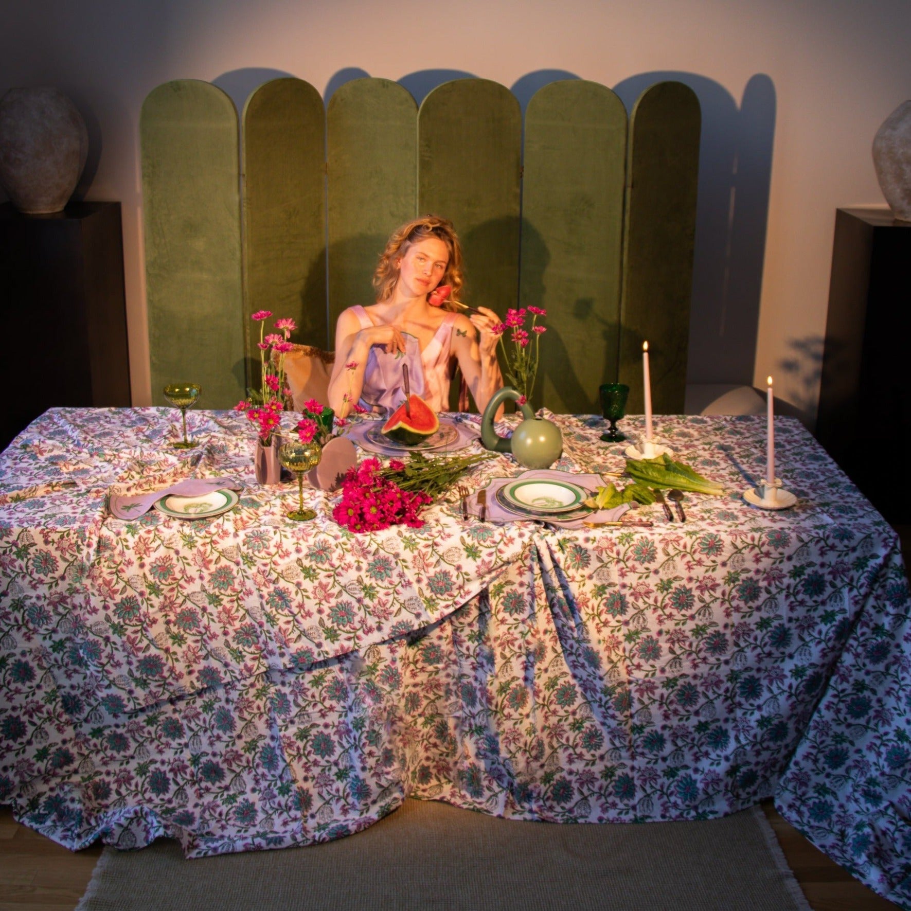 Pendula Petunia Tablecloth