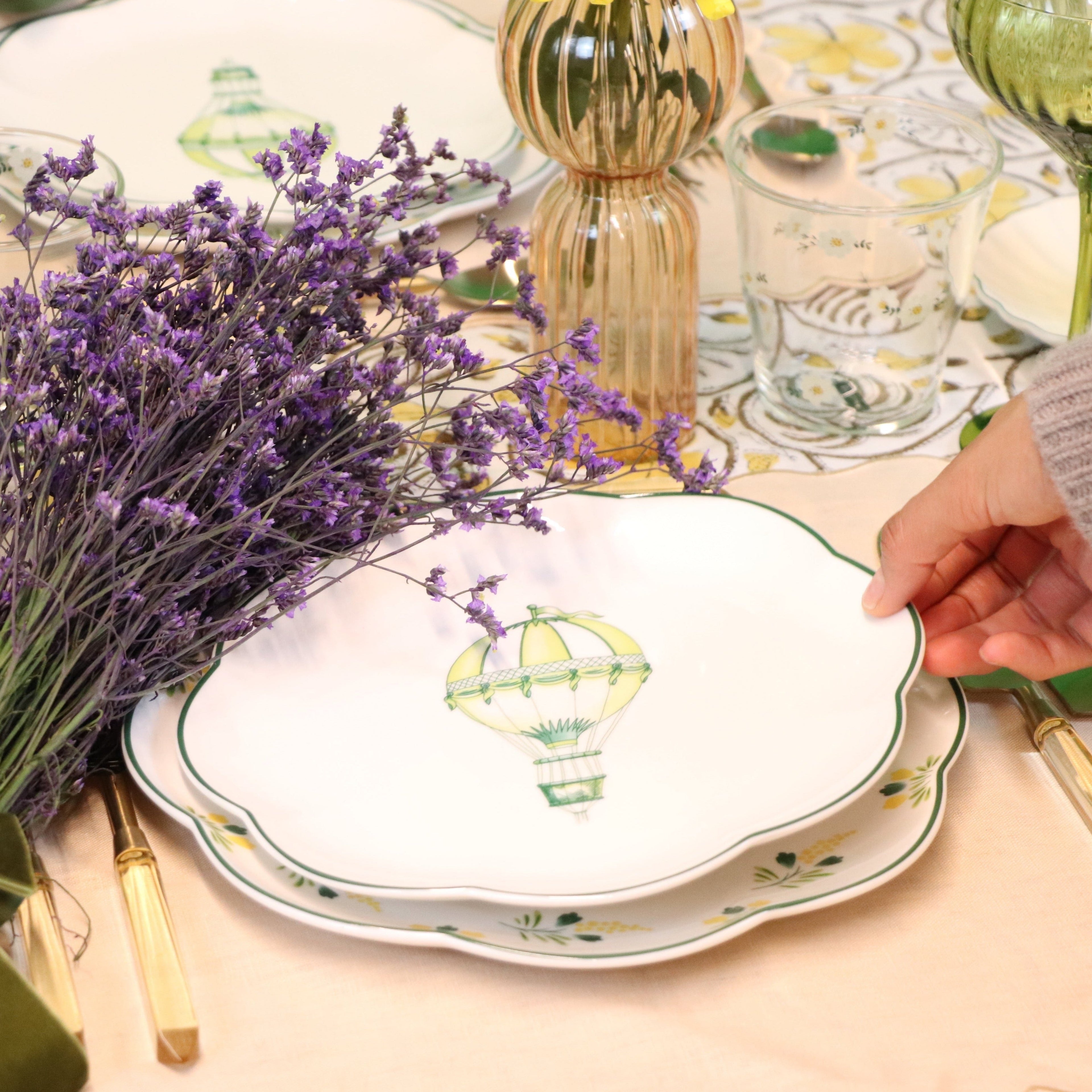 Valensole Lavender Scalloped Starter Plate - Set of 4 (+1 Bonus Plate)
