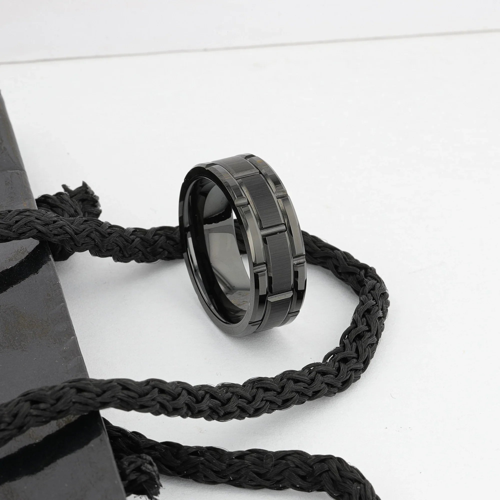 WINDSOR Beveled Black Tungsten Carbide Wedding Band with Brushed Center and Alternating Grooves – 8mm & 10mm