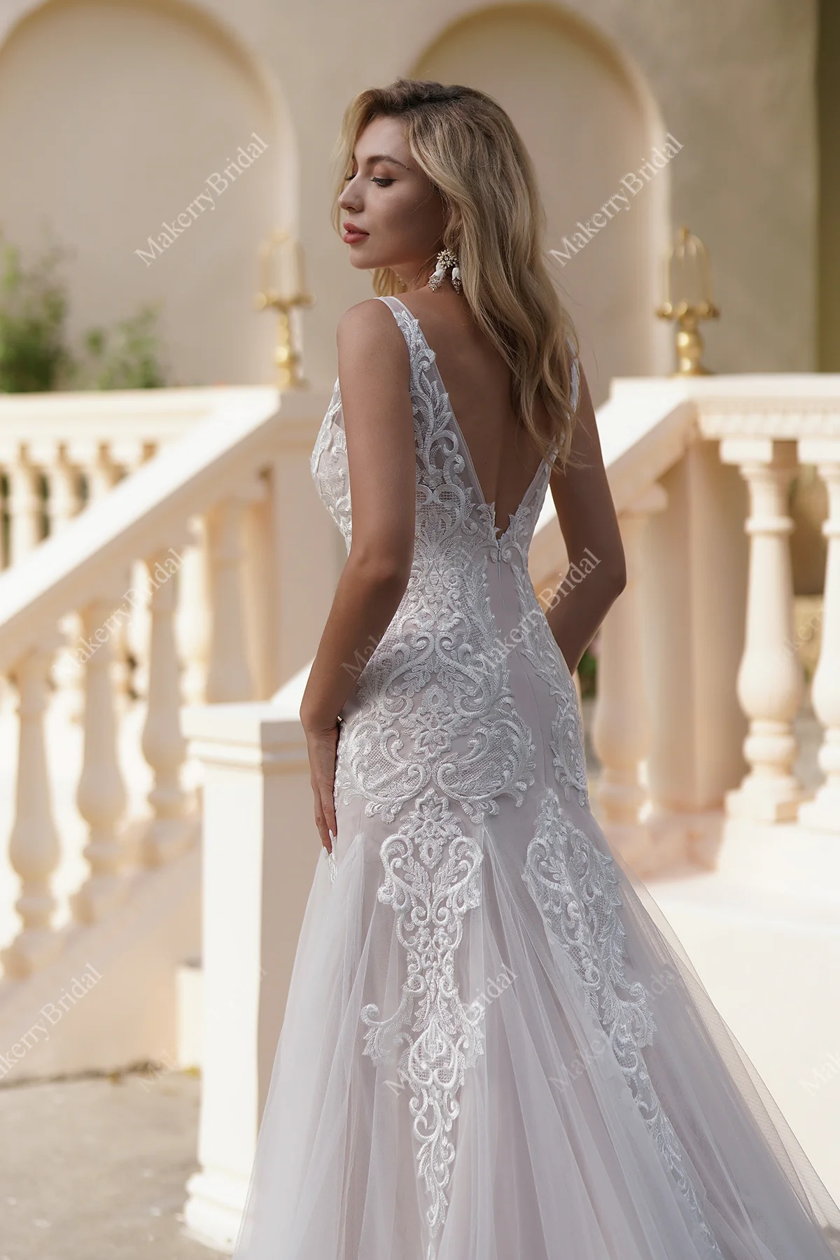 Scalloped Pink Nude Lace V-neck Godet Mermaid Bridal Gown-Size 4-image-1