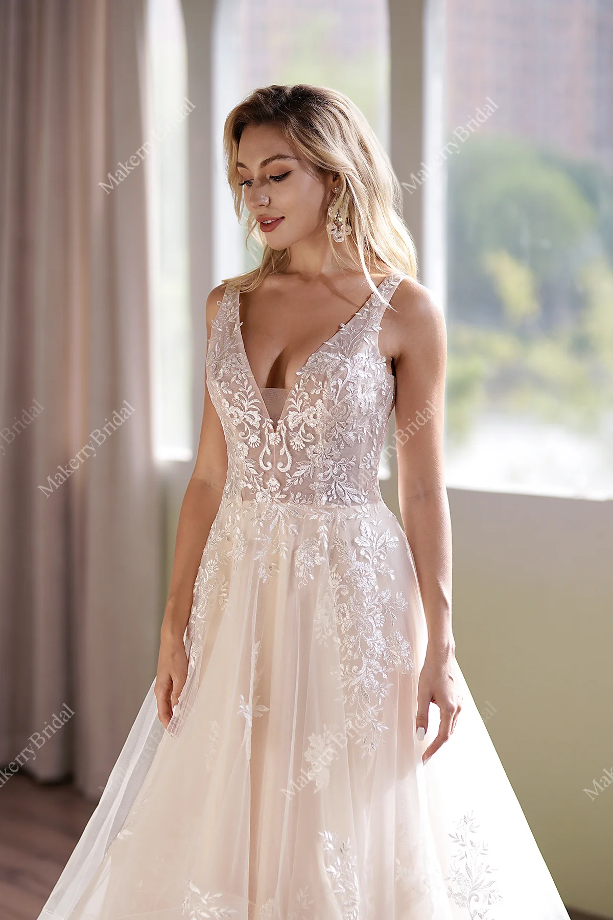 Ball Gown With A Sleeveless Bodice And A V-Neck Neckline