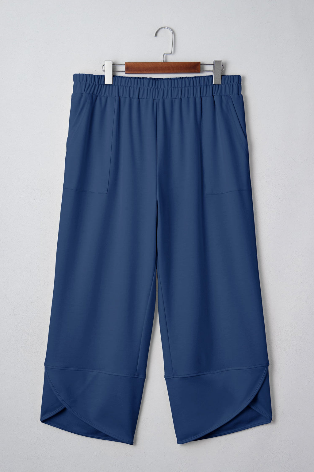 Plus Size Elastic Waist Asymmetrical Hem Capris