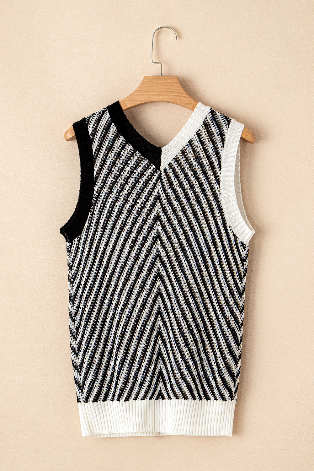 Chevron Contrast V-Neck Sleeveless Sweater Top
