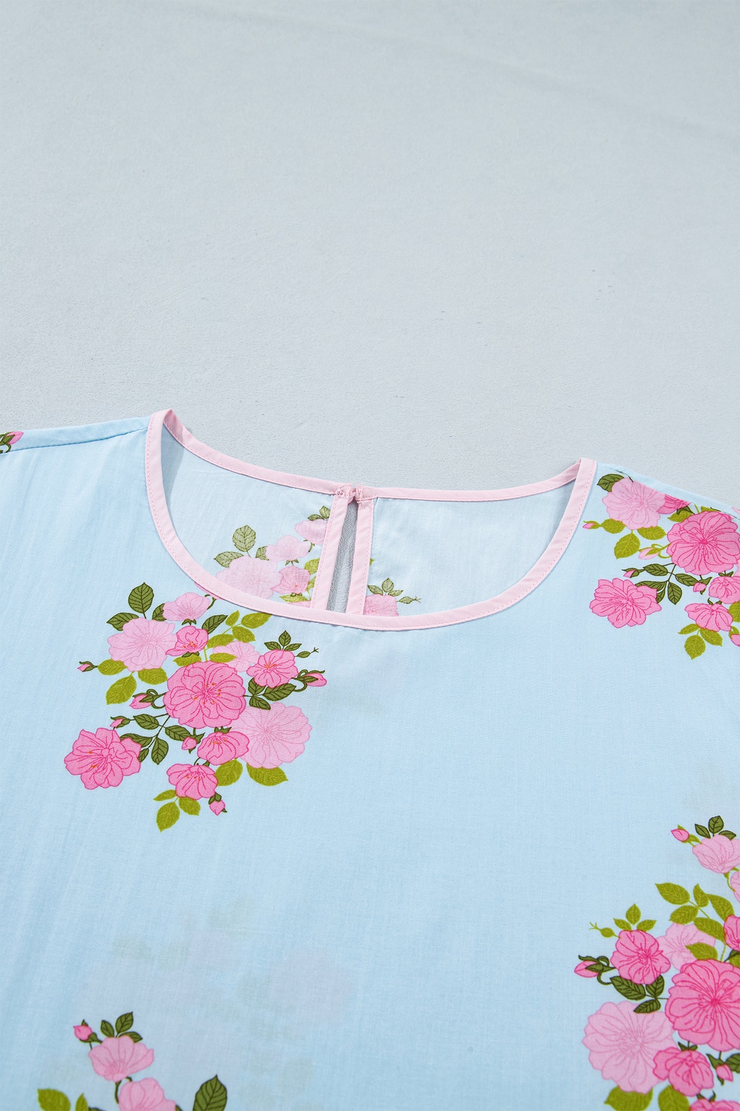 Floral Button Cuffed 3/4 Sleeve Round Neck Blouse