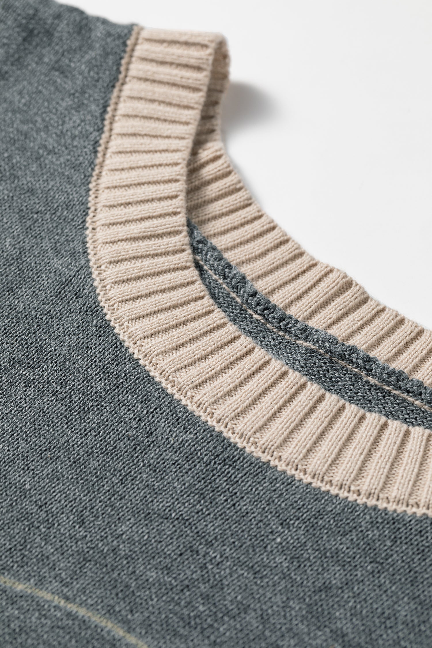 Western Colorblock Sleeveless Knit Vest