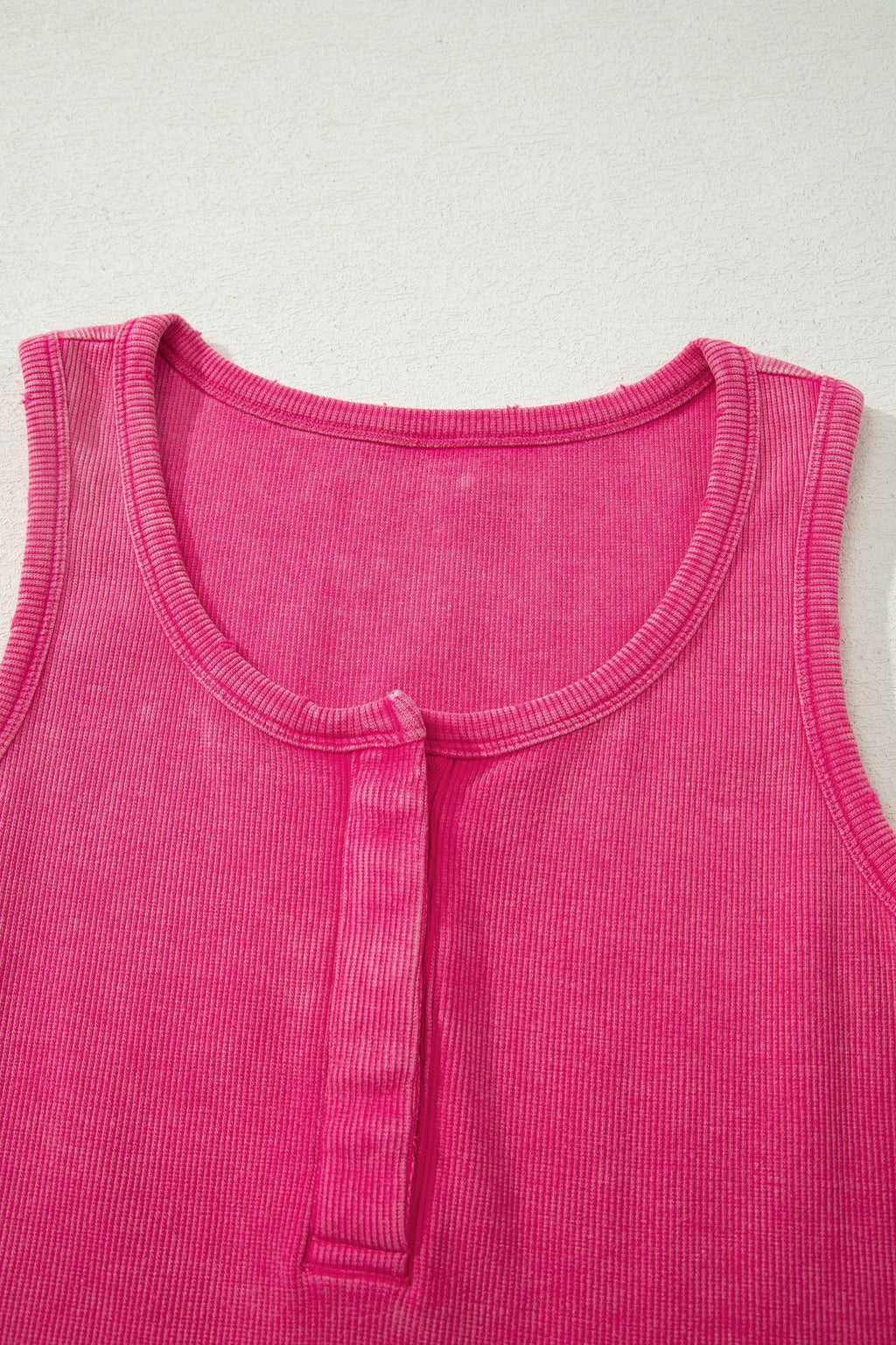 Solid Distressed Ribbed Mineral Wash Tank