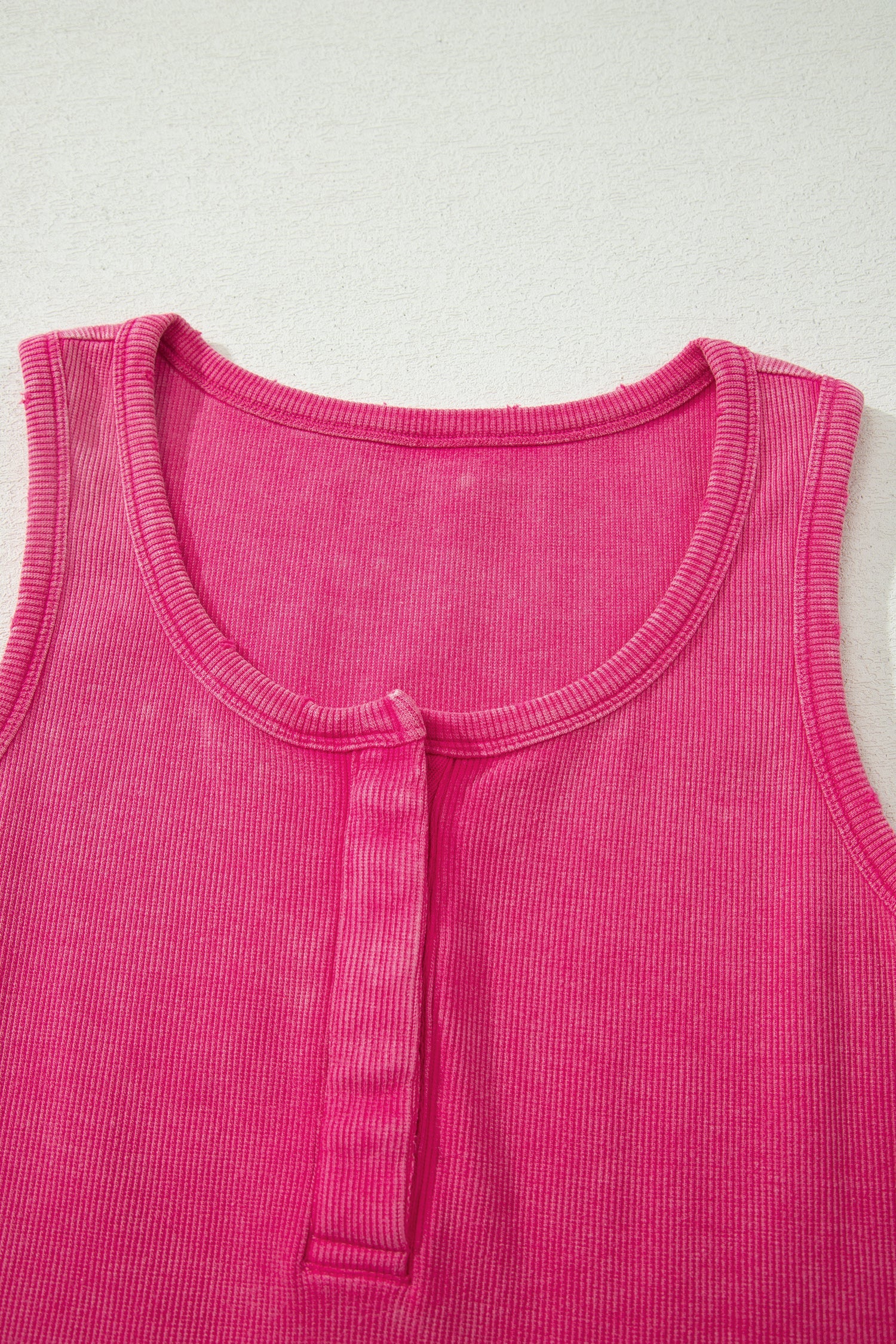 Solid Distressed Ribbed Mineral Wash Tank