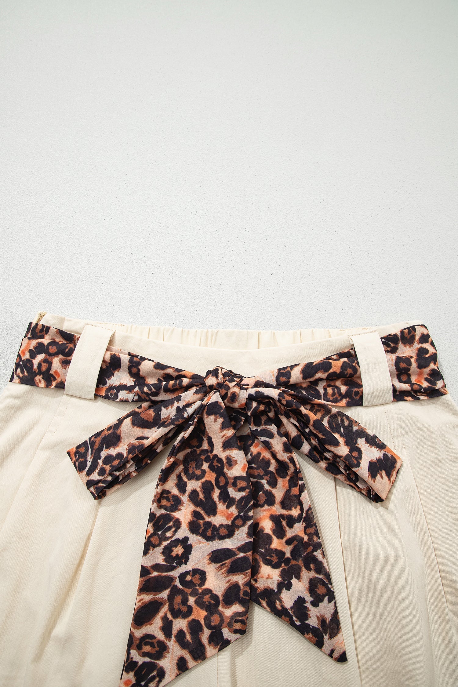 Leopard Contrast Belt Pleated Wide Leg Shorts