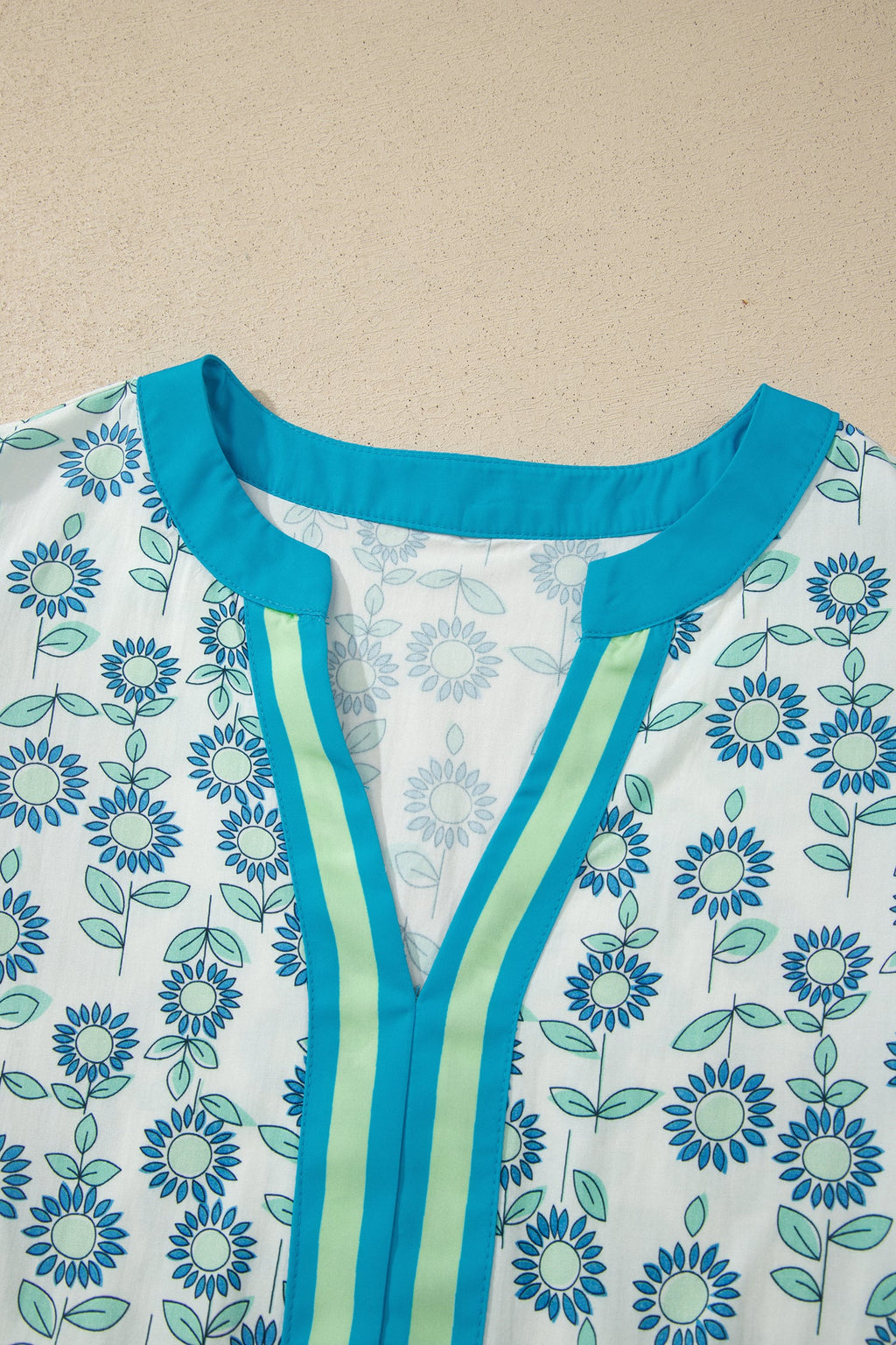 Floral Contrast Trim V-Neck Flutter Sleeve Blouse