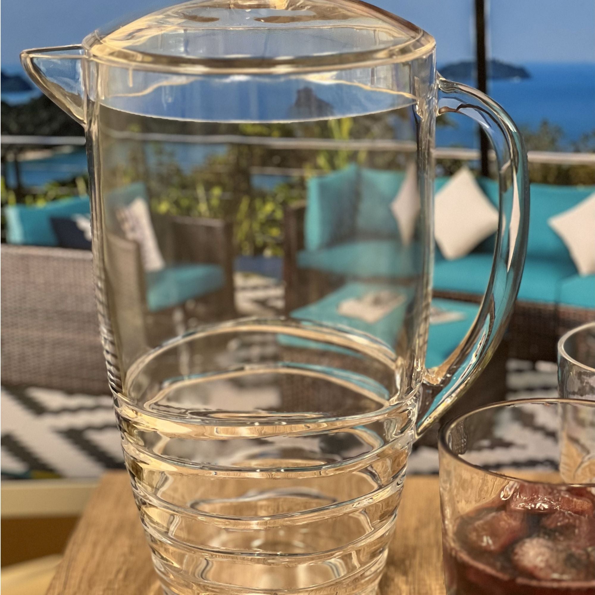 Swirl Unbreakable Plastic Water Pitcher With Lid And Spout