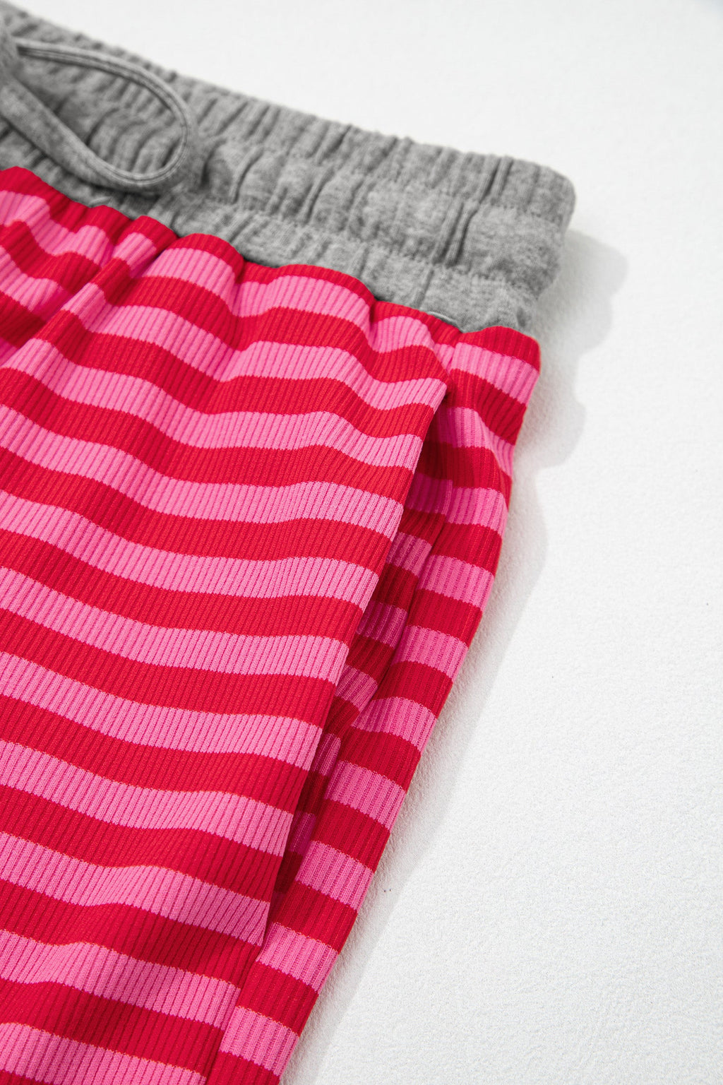 Stripe Contrast Elastic Waist Ribbed Shorts
